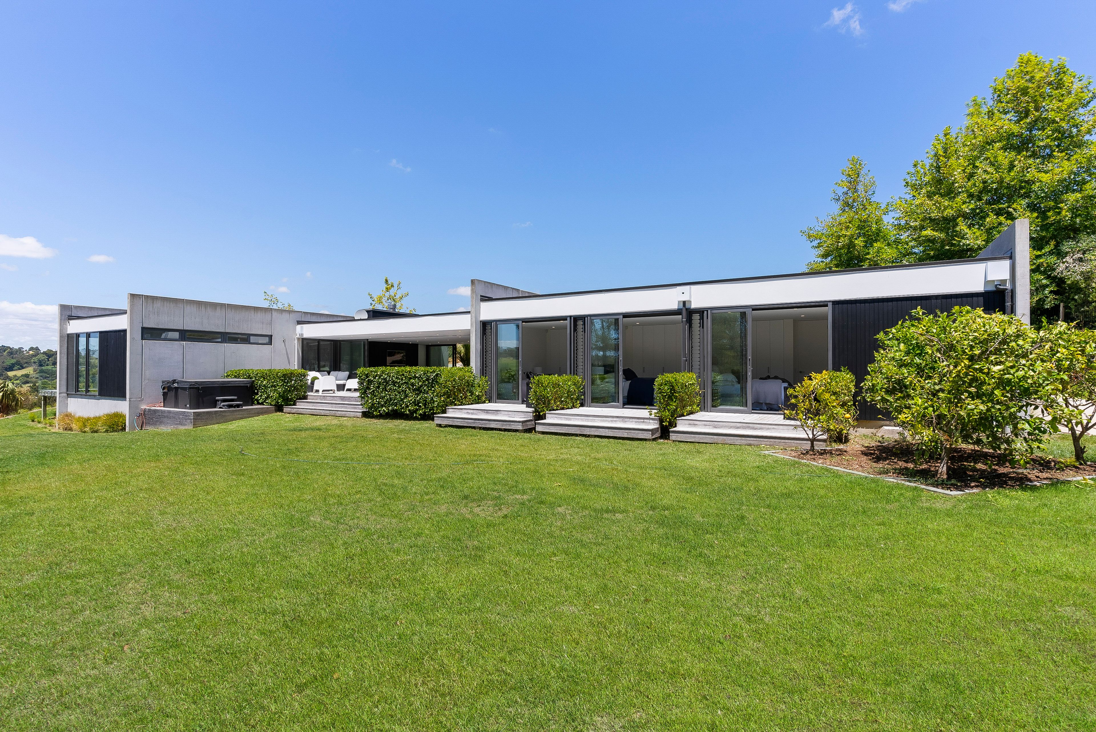 201 Point View Drive, East Tamaki Heights, Manukau City