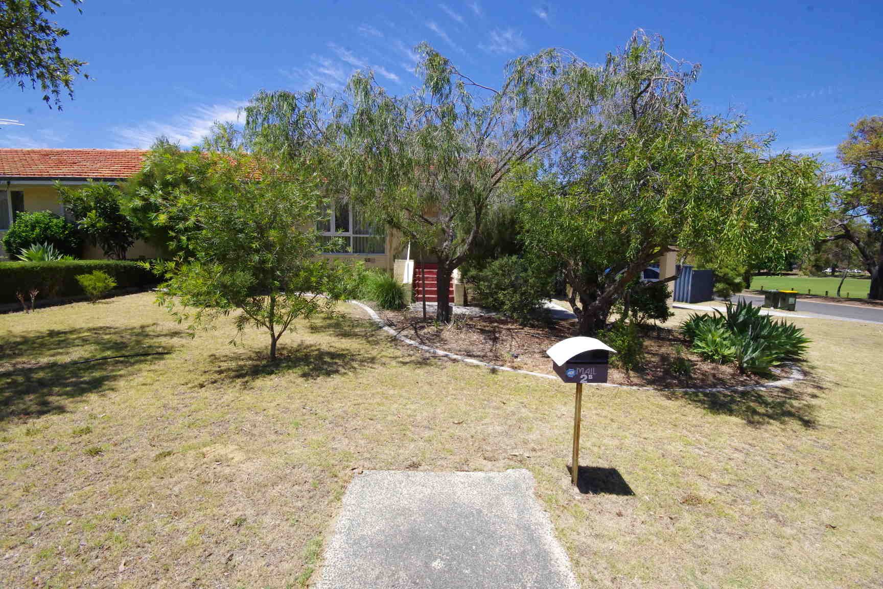 2B Templeton Crescent, Girrawheen, WA 6064
