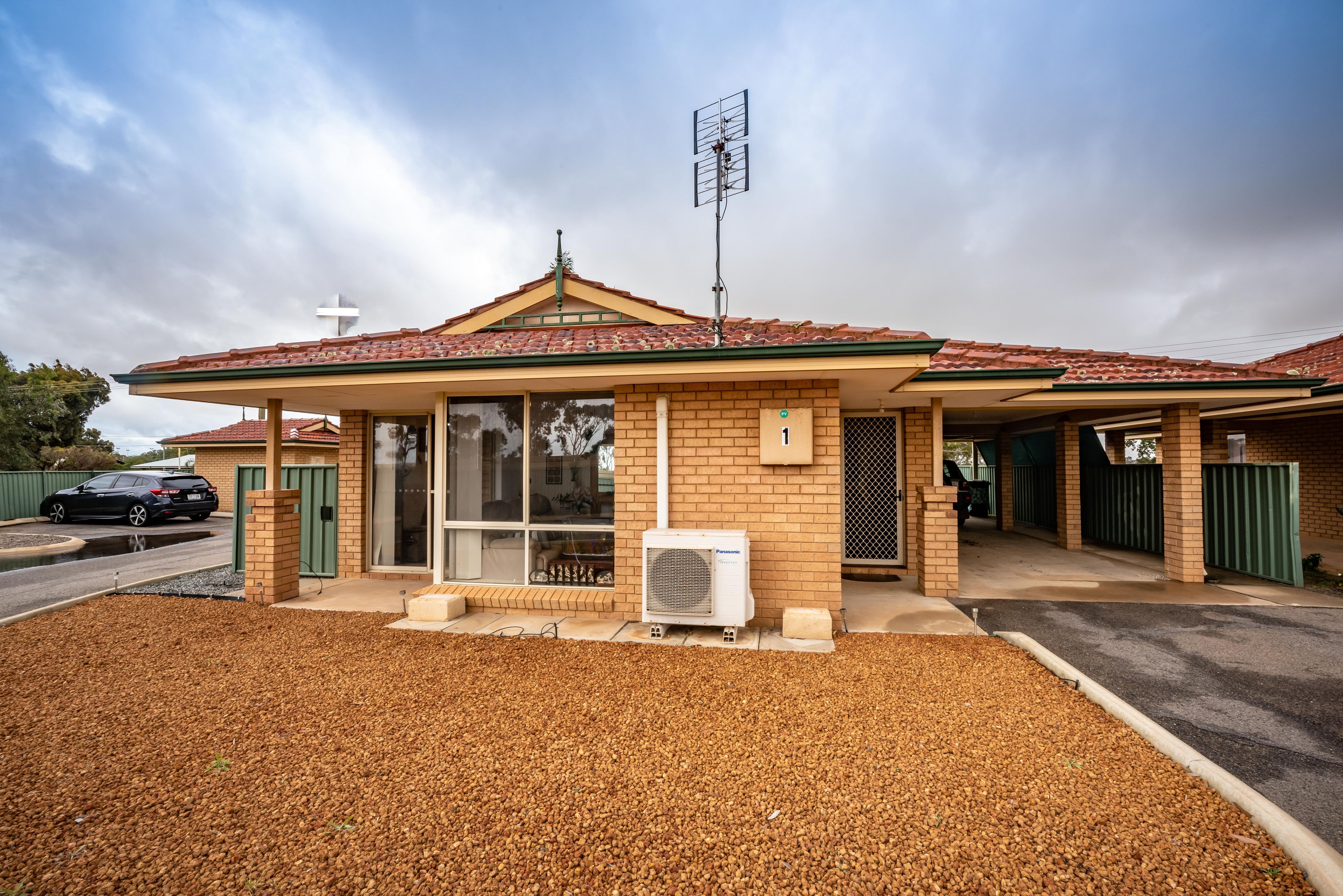 1/1 Levett Road, Walkaway, WA 6528
