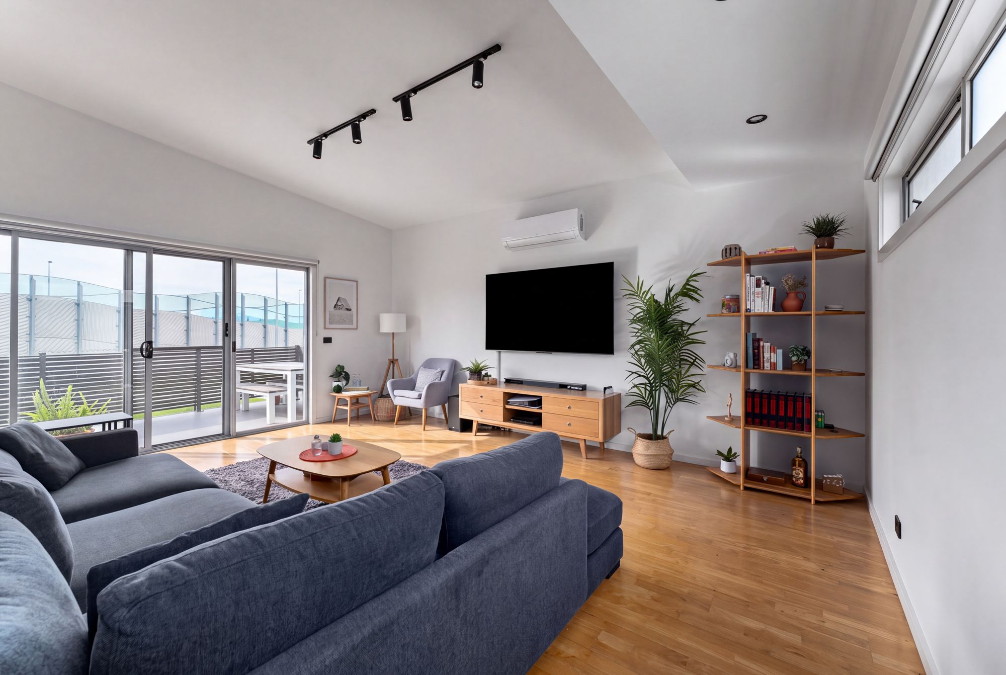 2/2A Lynch Road, Brooklyn, VIC 3012