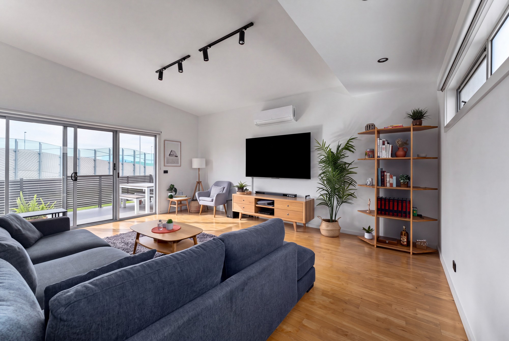 2/2A Lynch Road, Brooklyn, VIC 3012