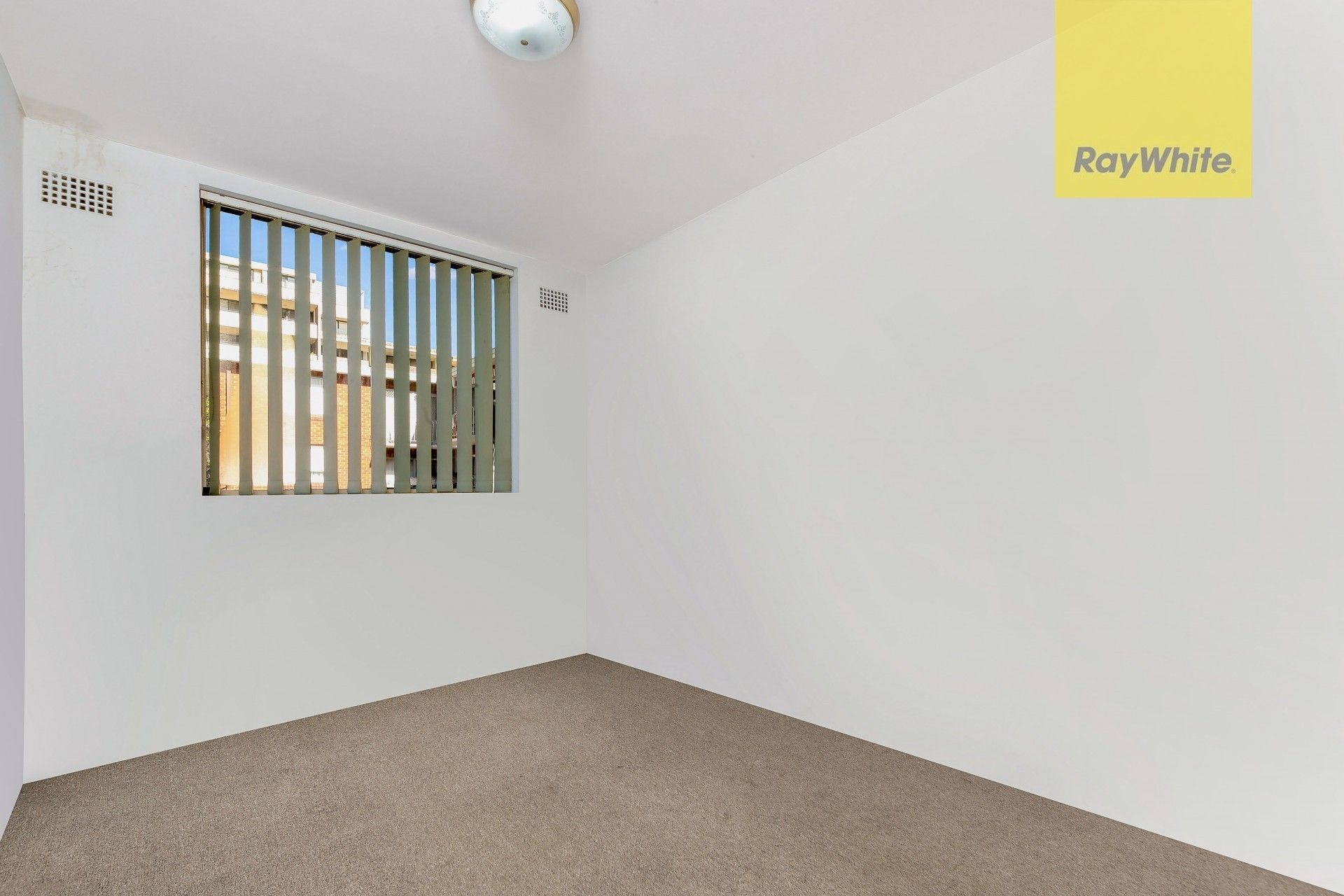 16/2-4 Pitt Street — photo 3 of 4