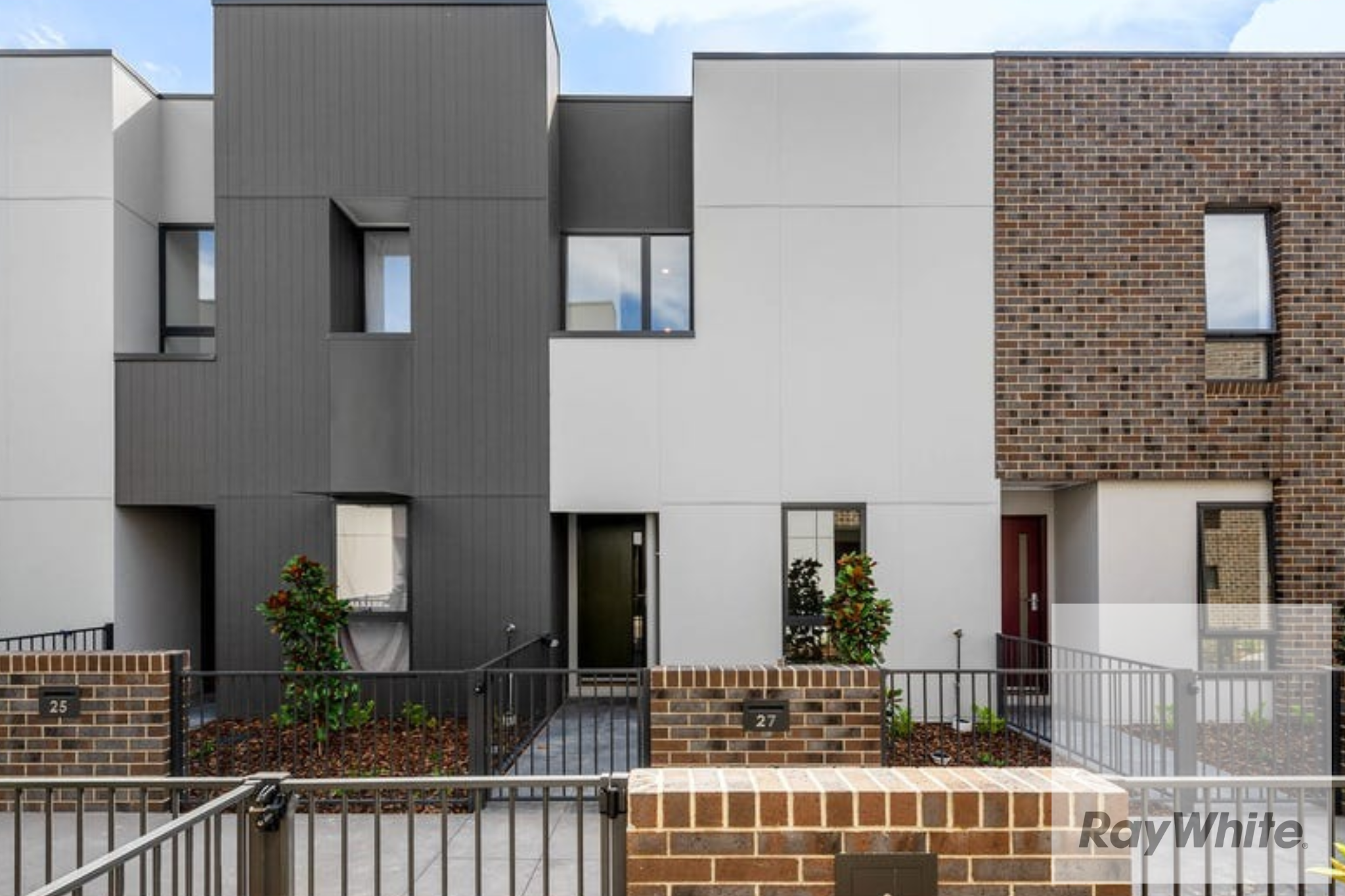 27 Nova Circuit — photo from Ray White Bundoora