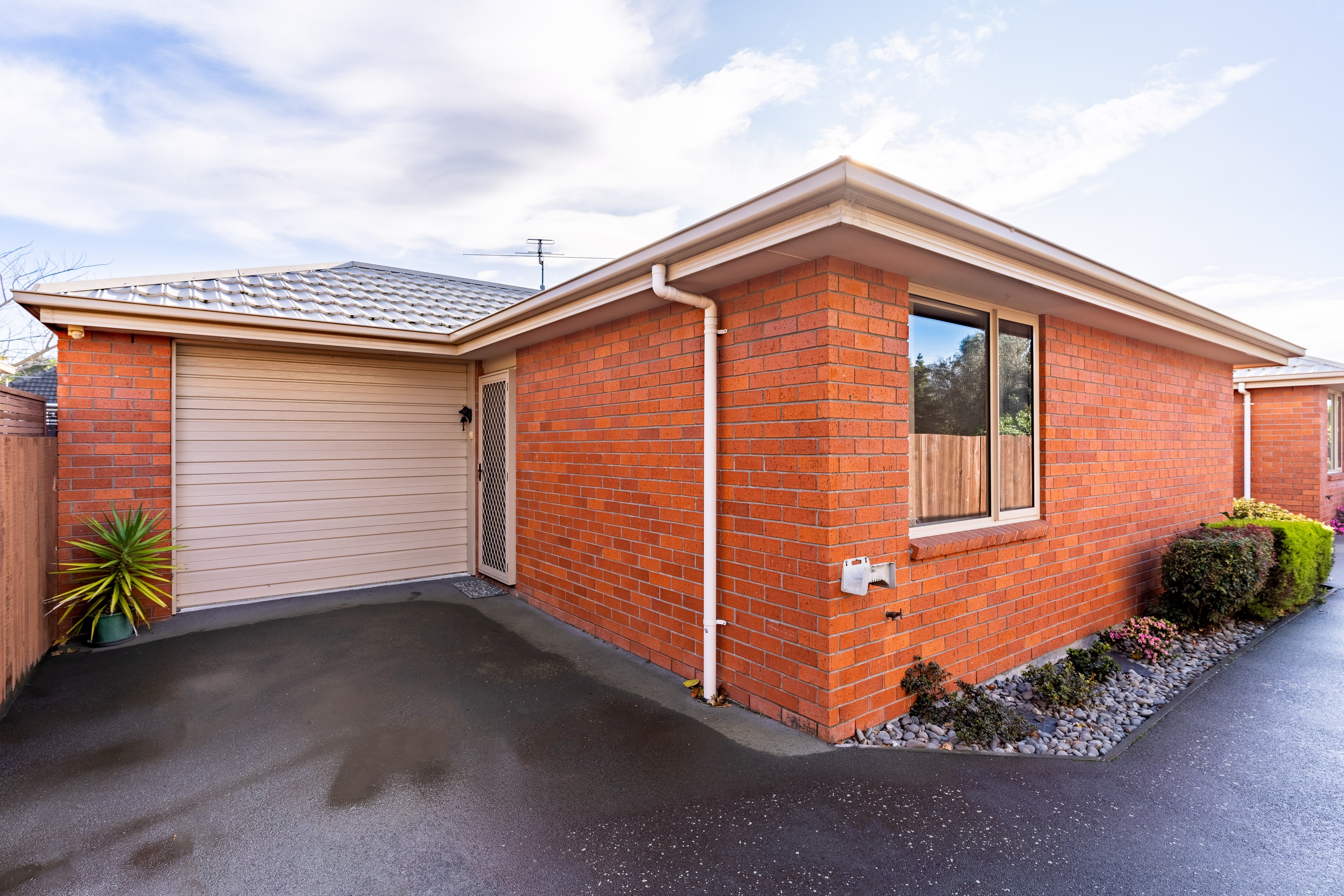 2/108 Yaldhurst Road, Sockburn, Christchurch City