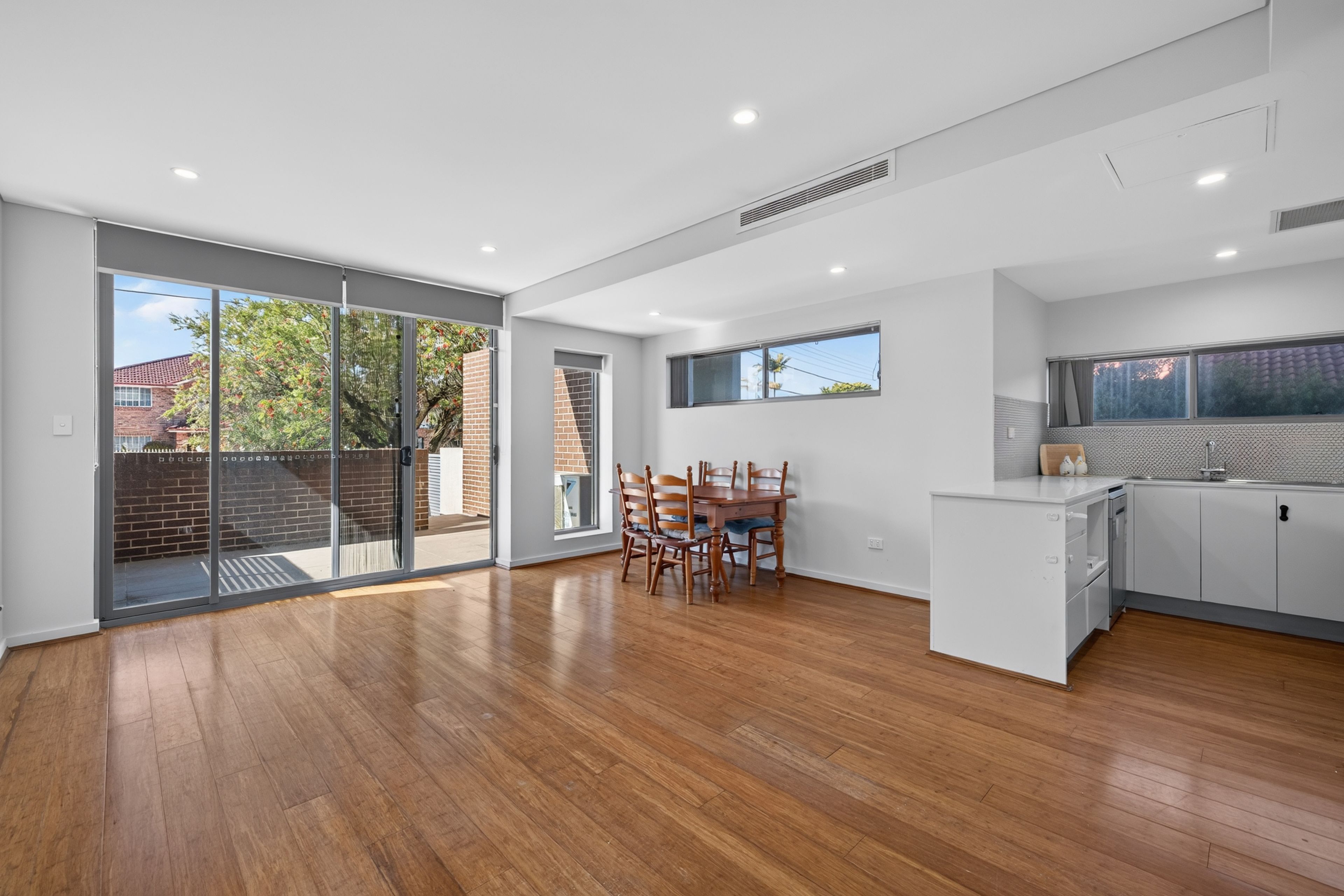 1/33 Percy Street — photo 5 of 16