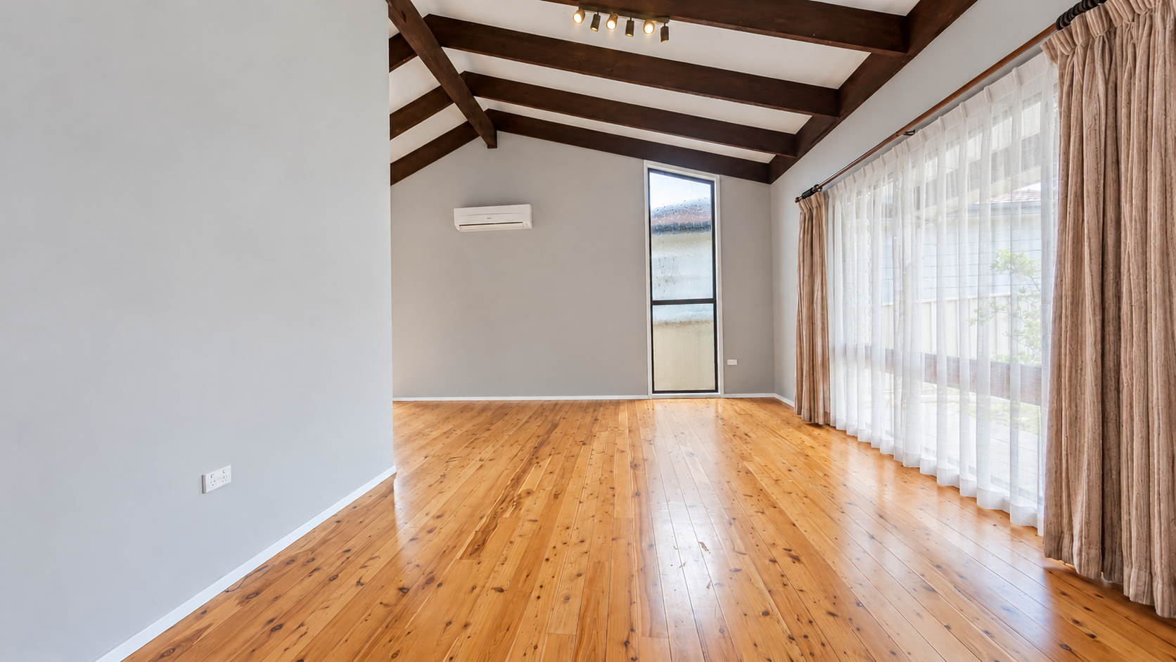 15 Buna Road — photo 3 of 12