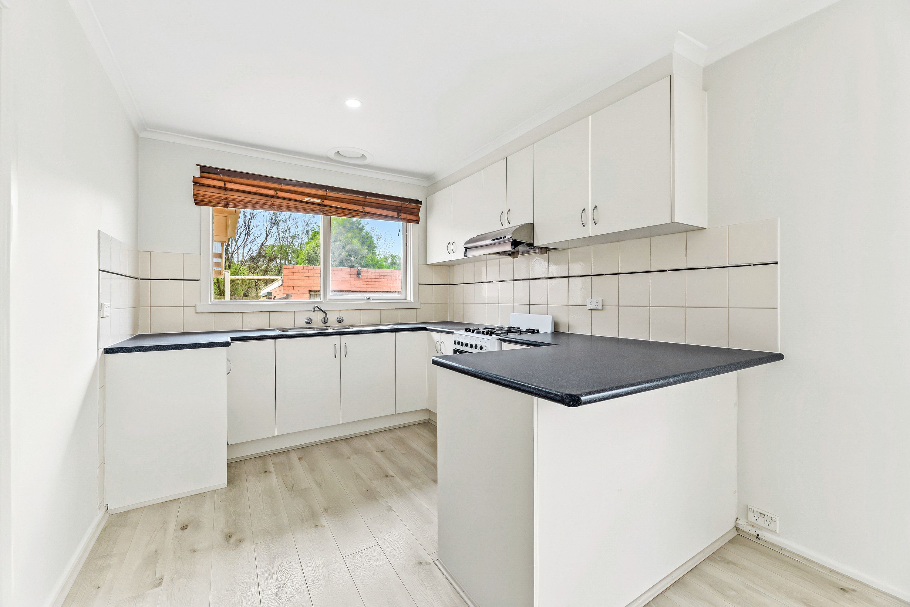25 St Clair Road — photo 3 of 14