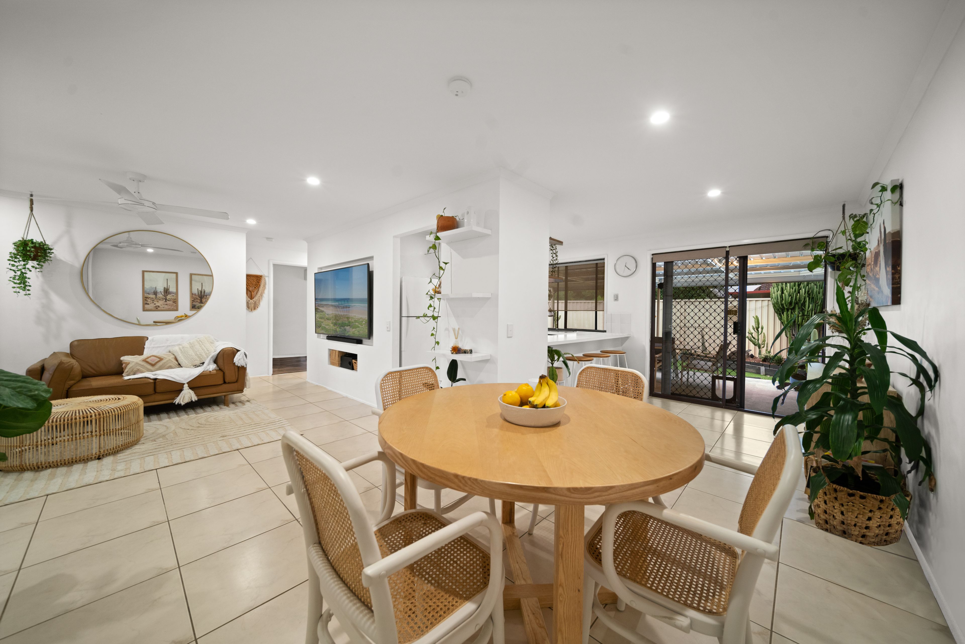 2/81 kangaroo Avenue, Coombabah, QLD 4216
