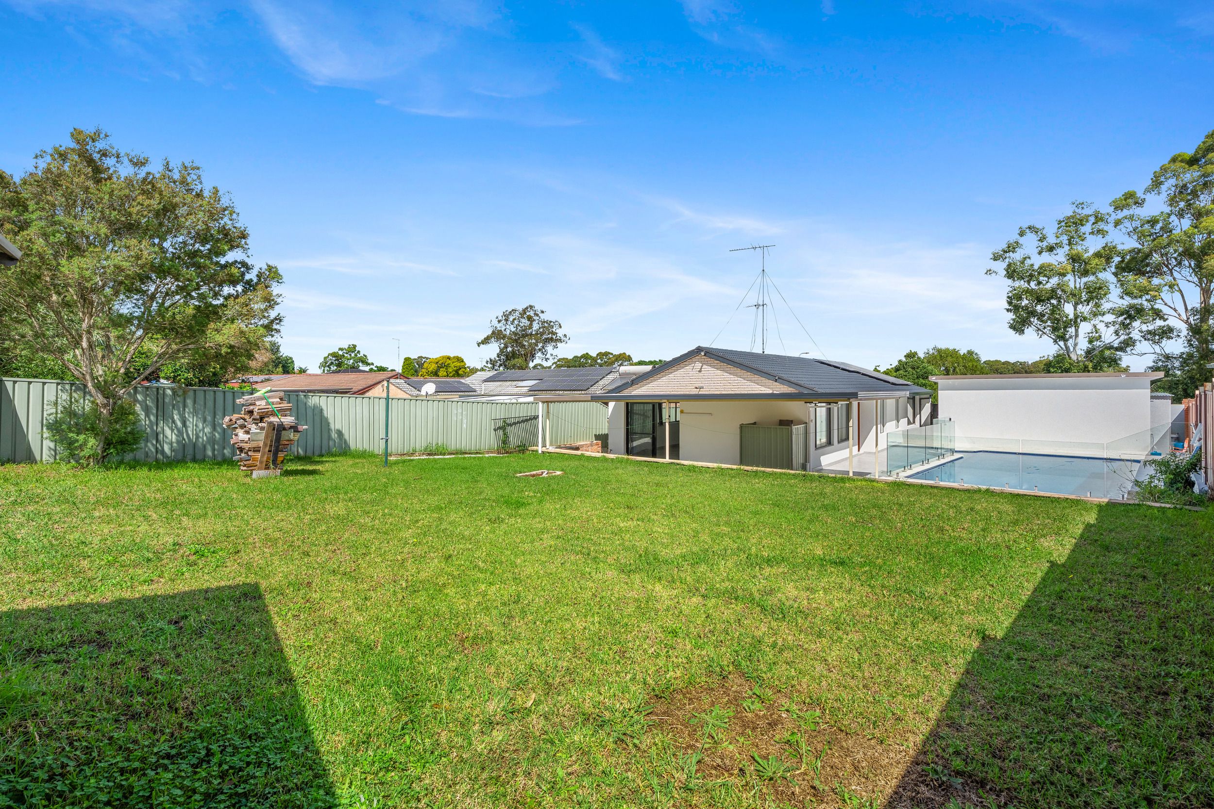 24 Explorers Way, St Clair, NSW