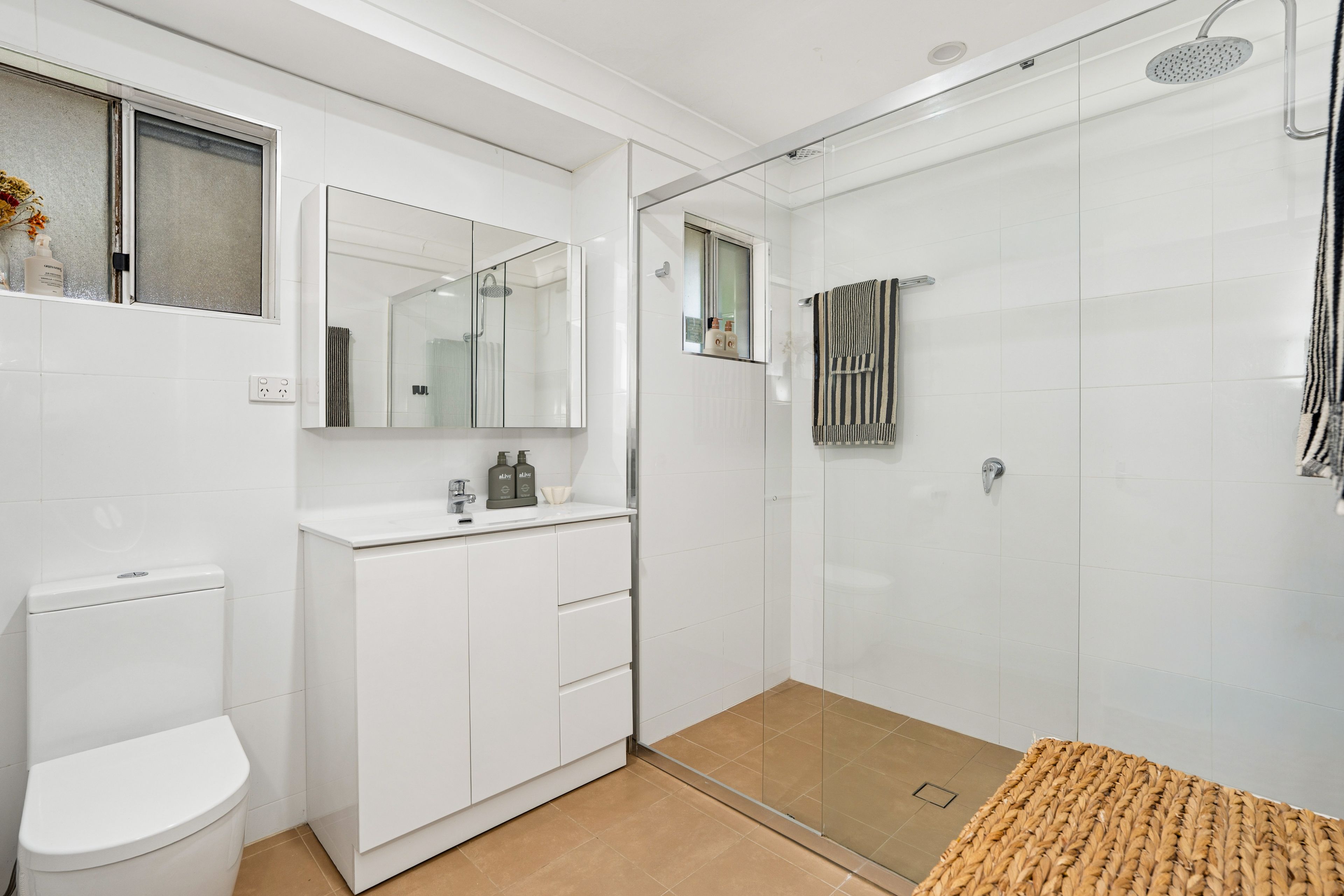 39 Ella Street — photo 8 of 14