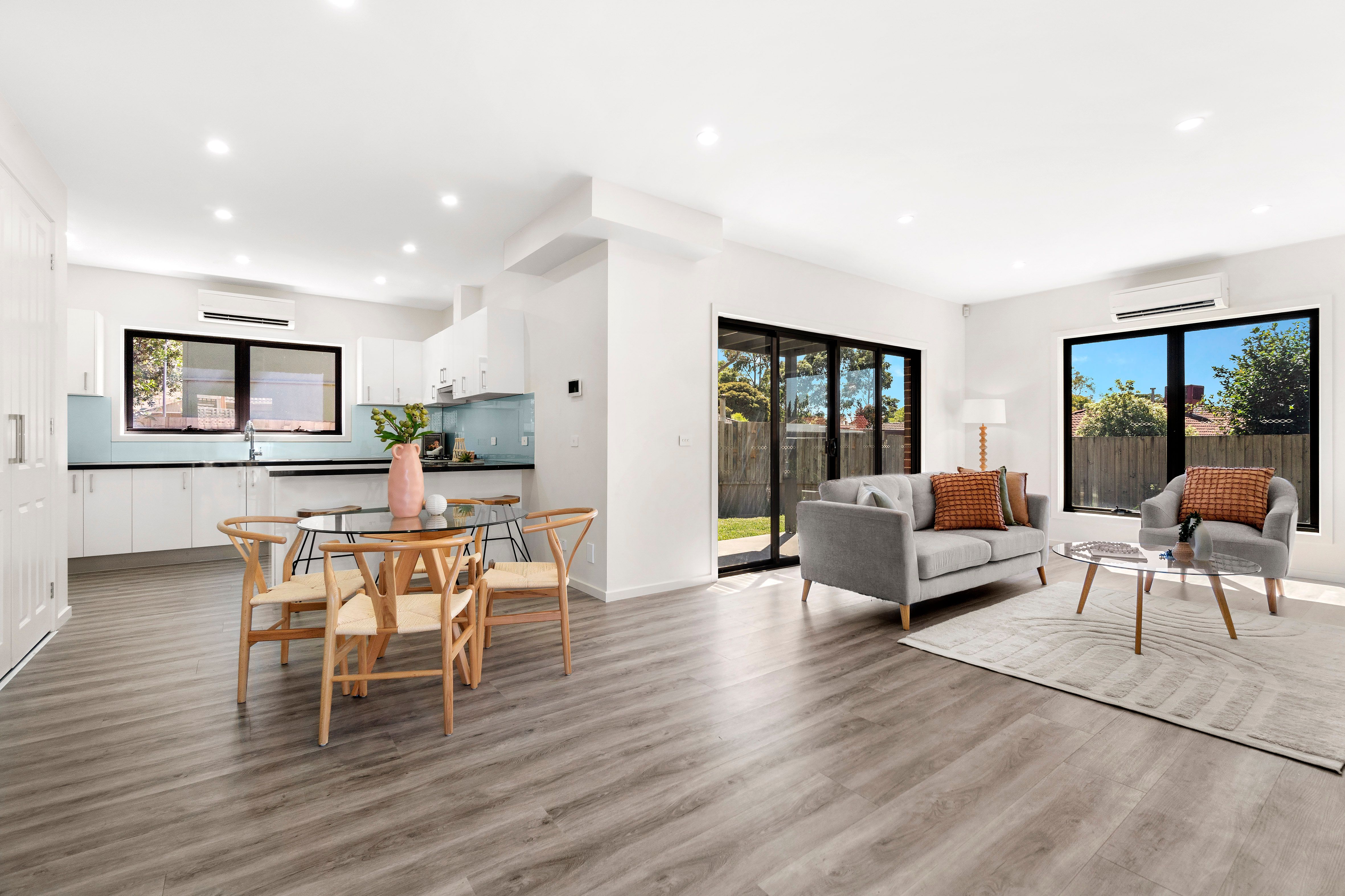 2/2 Weeks Close, Rowville, VIC 3178