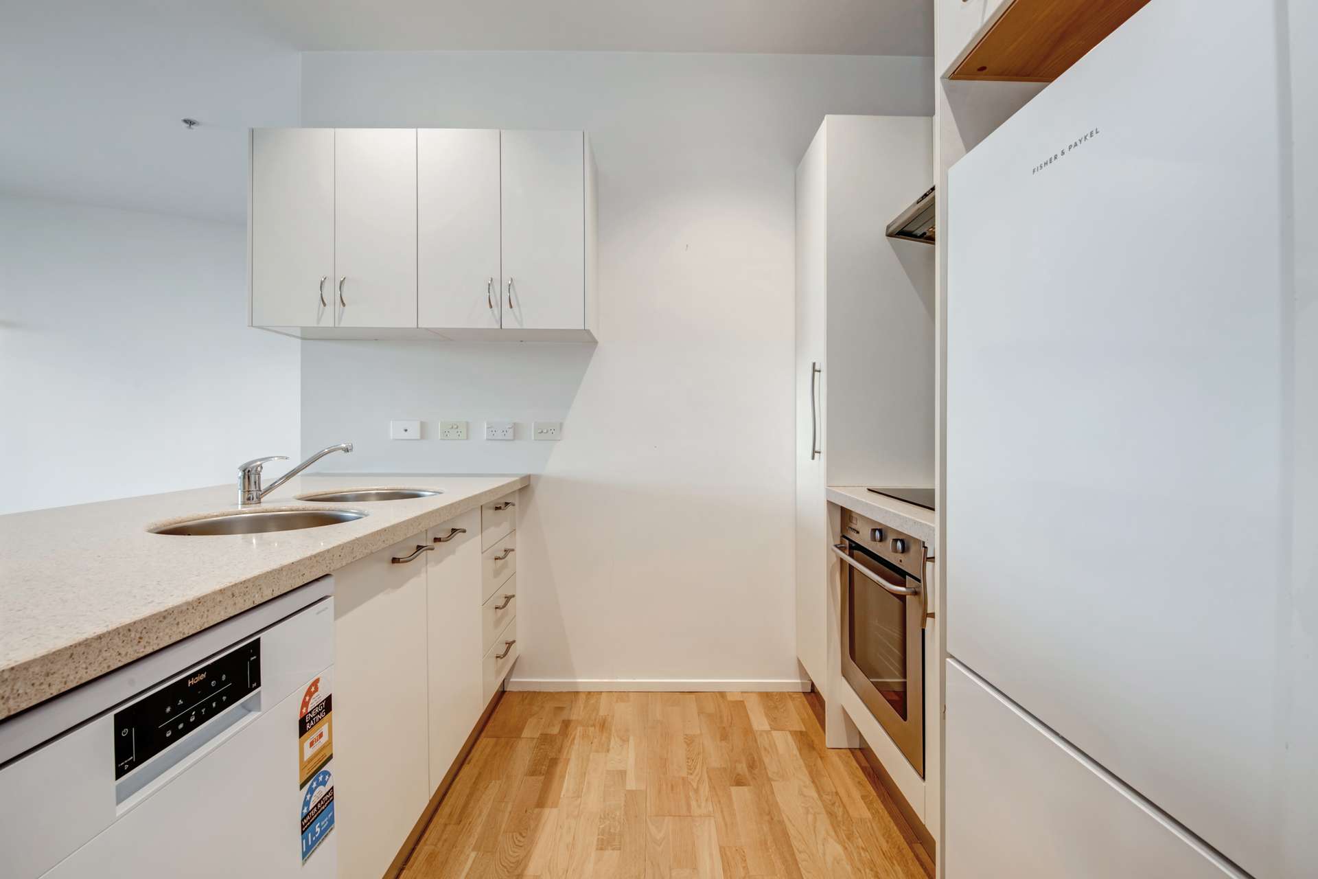 Apt 716/11 Tamariki Avenue photo 5