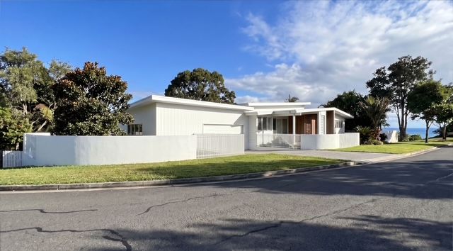 44 Bayview Drive — photo 3 of 9