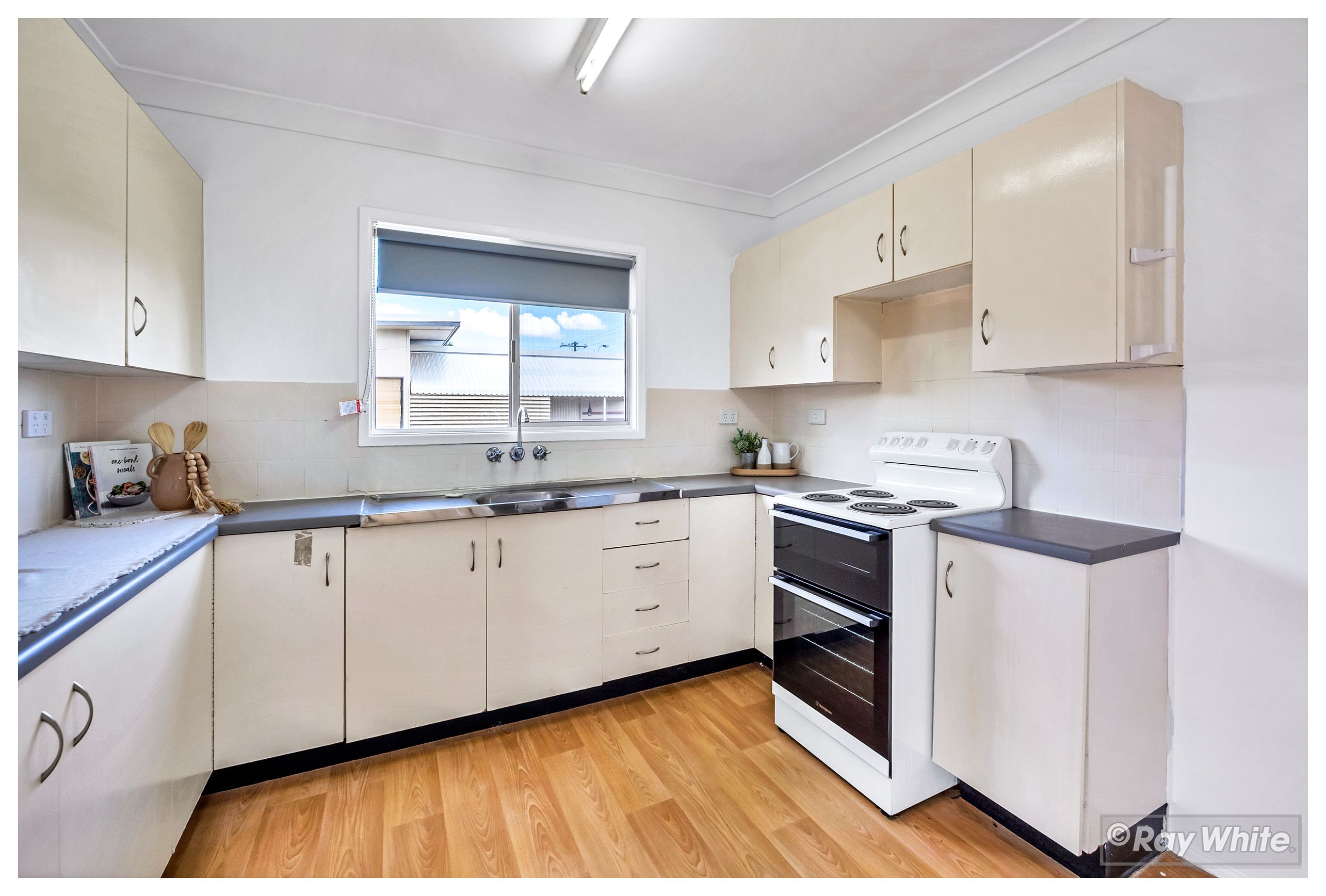 28 Alexandra Street — photo 10 of 28