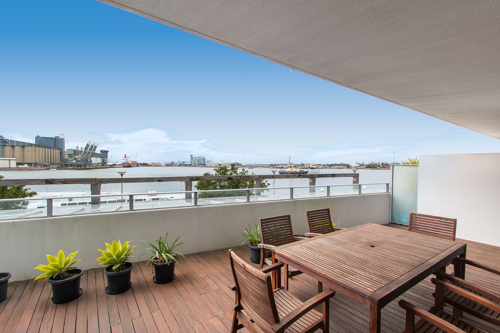 102/7 Honeysuckle Drive, Newcastle, NSW 2300