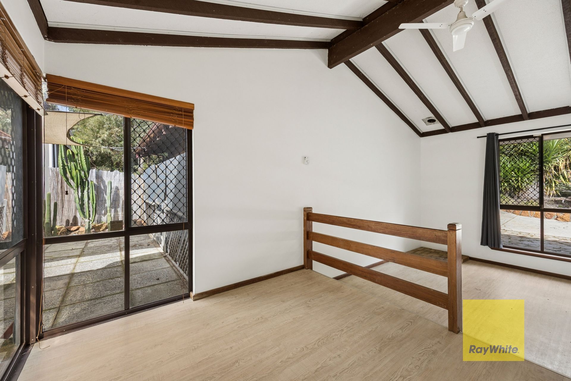 305 Traylen Road — photo 7 of 30