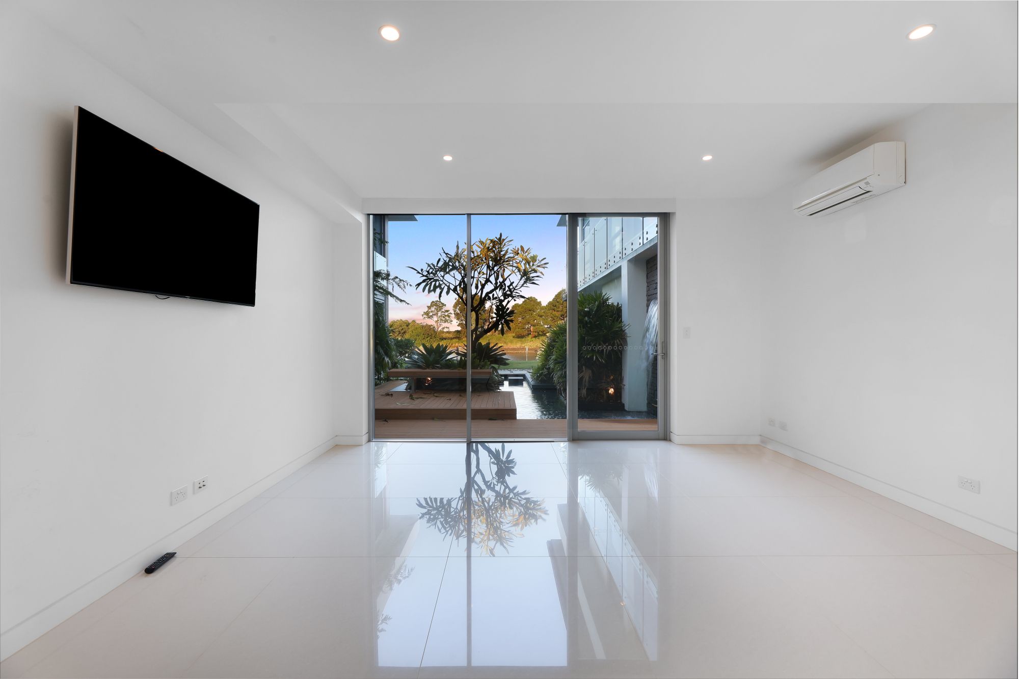 2102 The Circle — photo 20 of 24