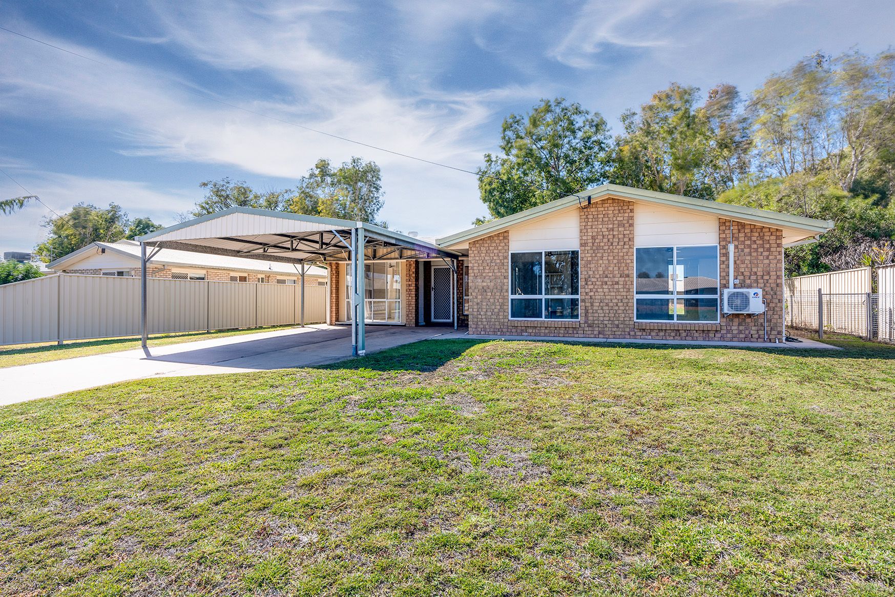 77 Staal Crescent, Emerald QLD 4720