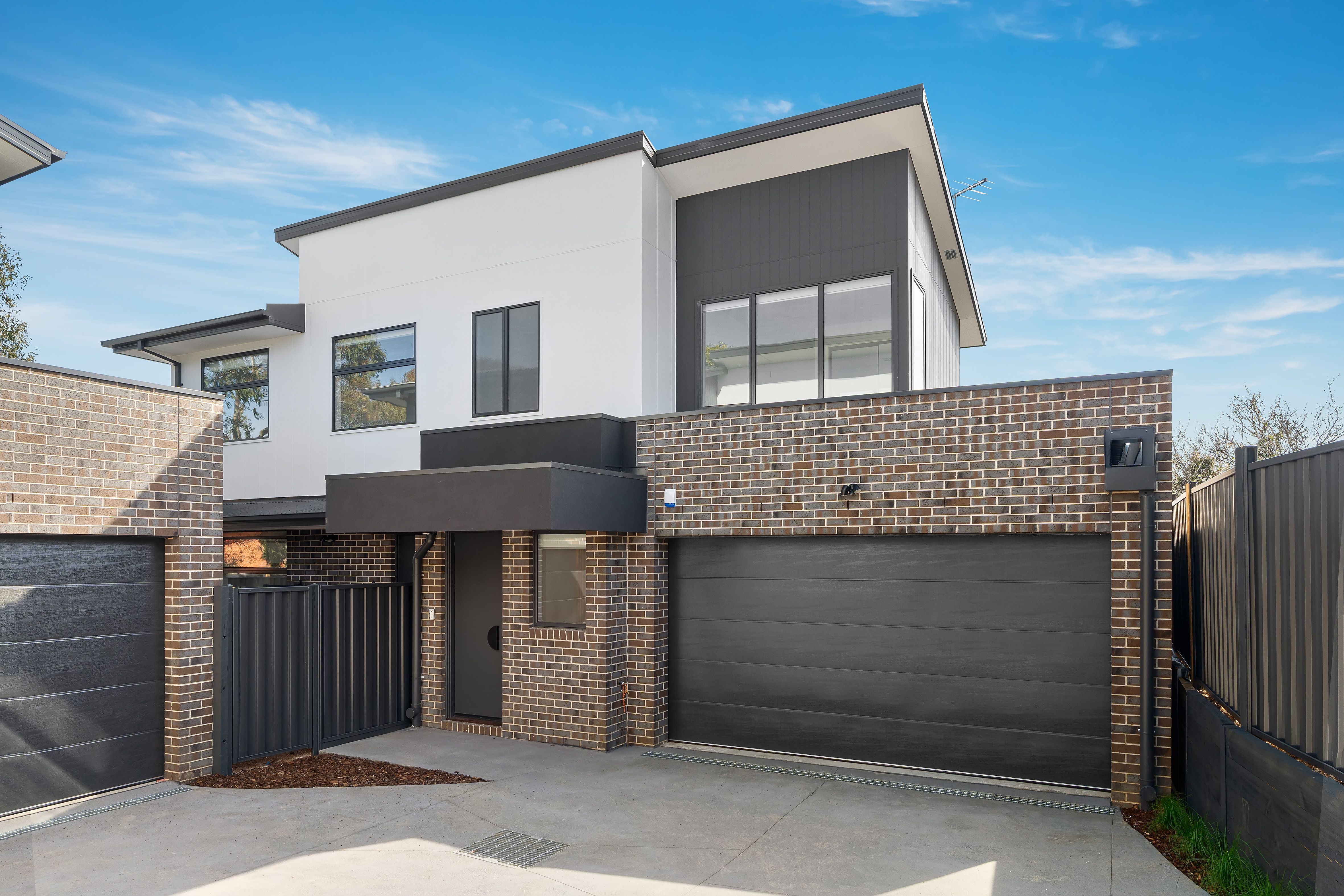3/3 Munro Street — photo from Ray White Macleod