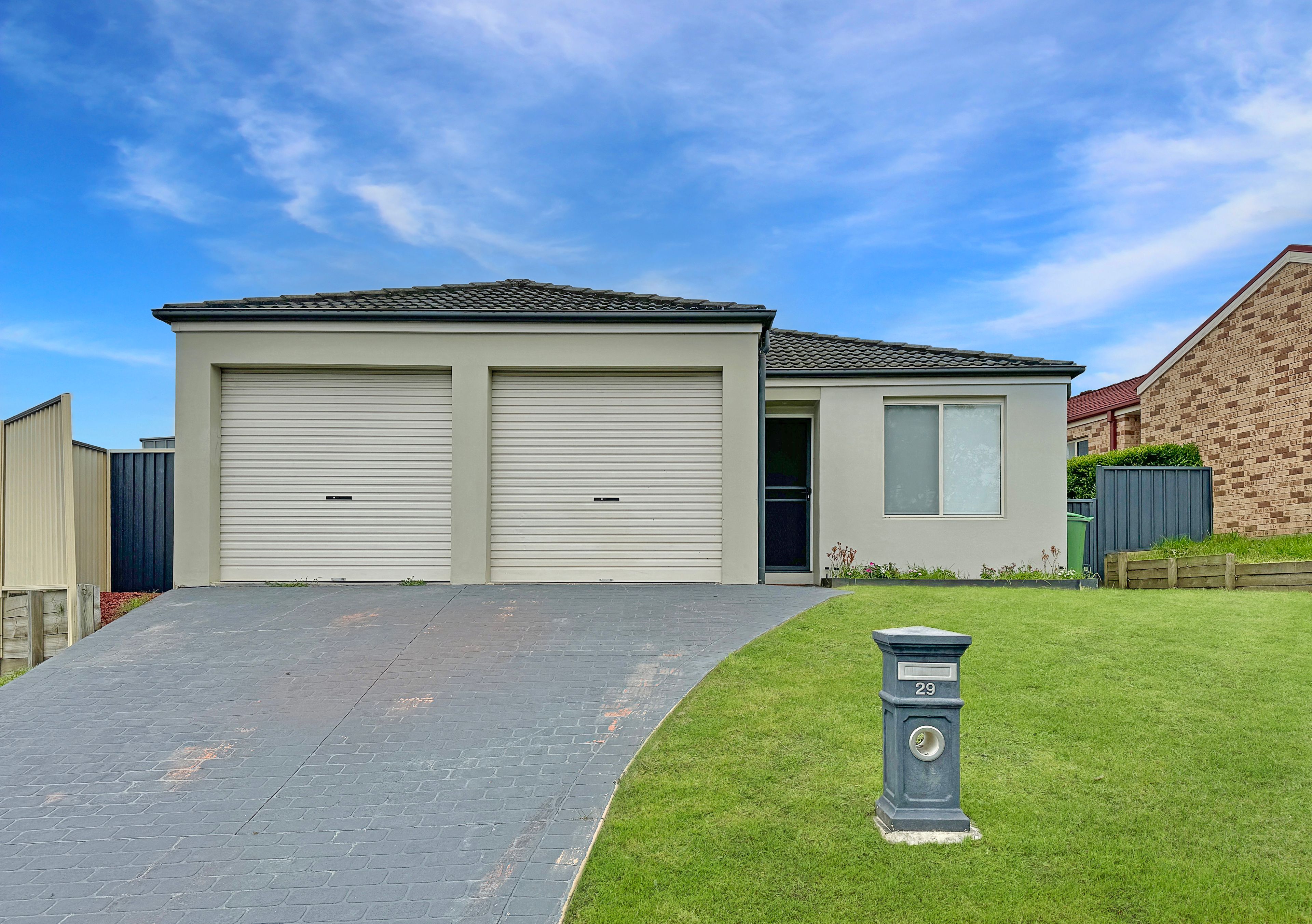 29 Loongana Crescent — photo from Ray White Thompson Partners