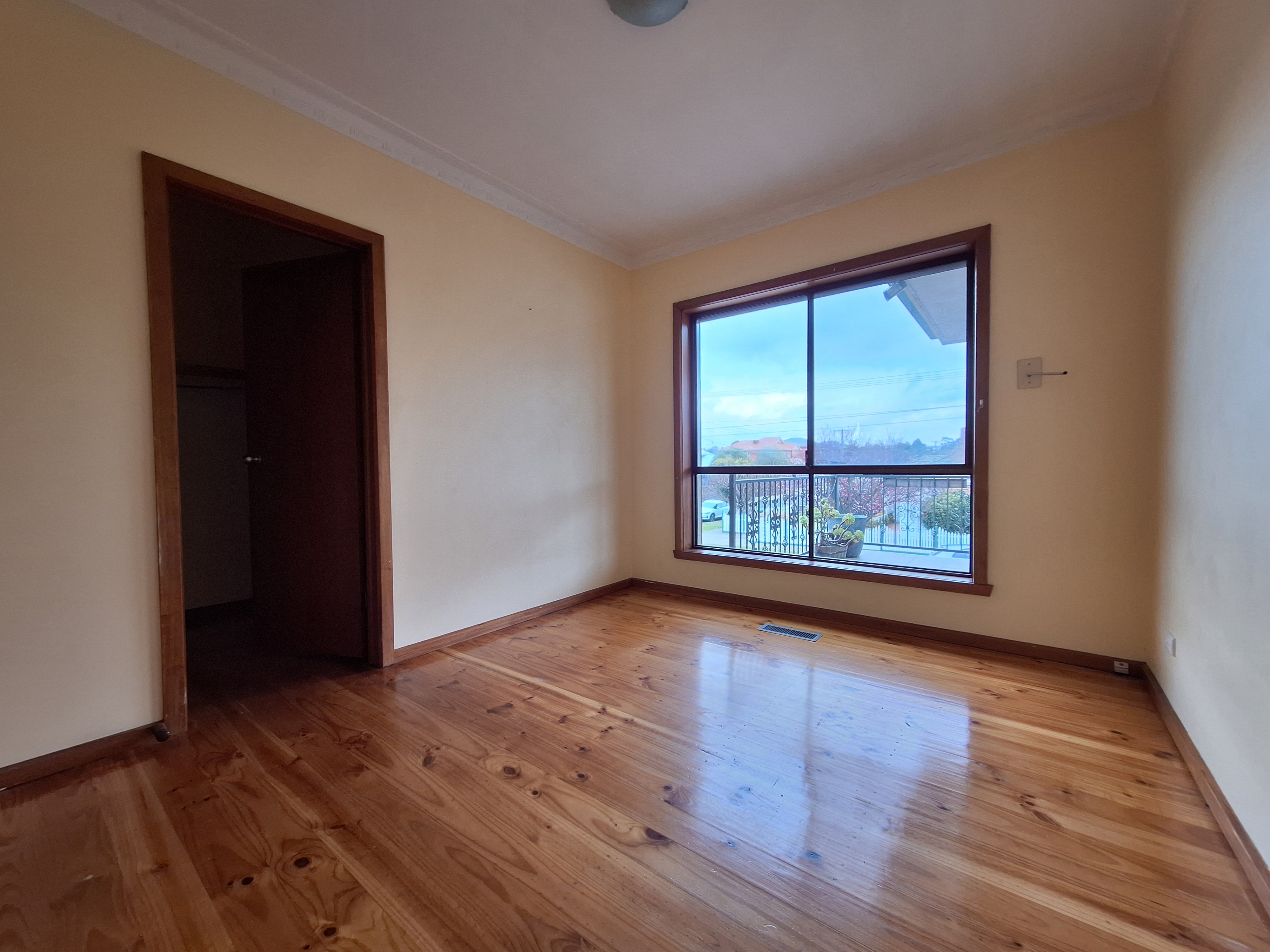 44 Parkstone Avenue — photo 12 of 16