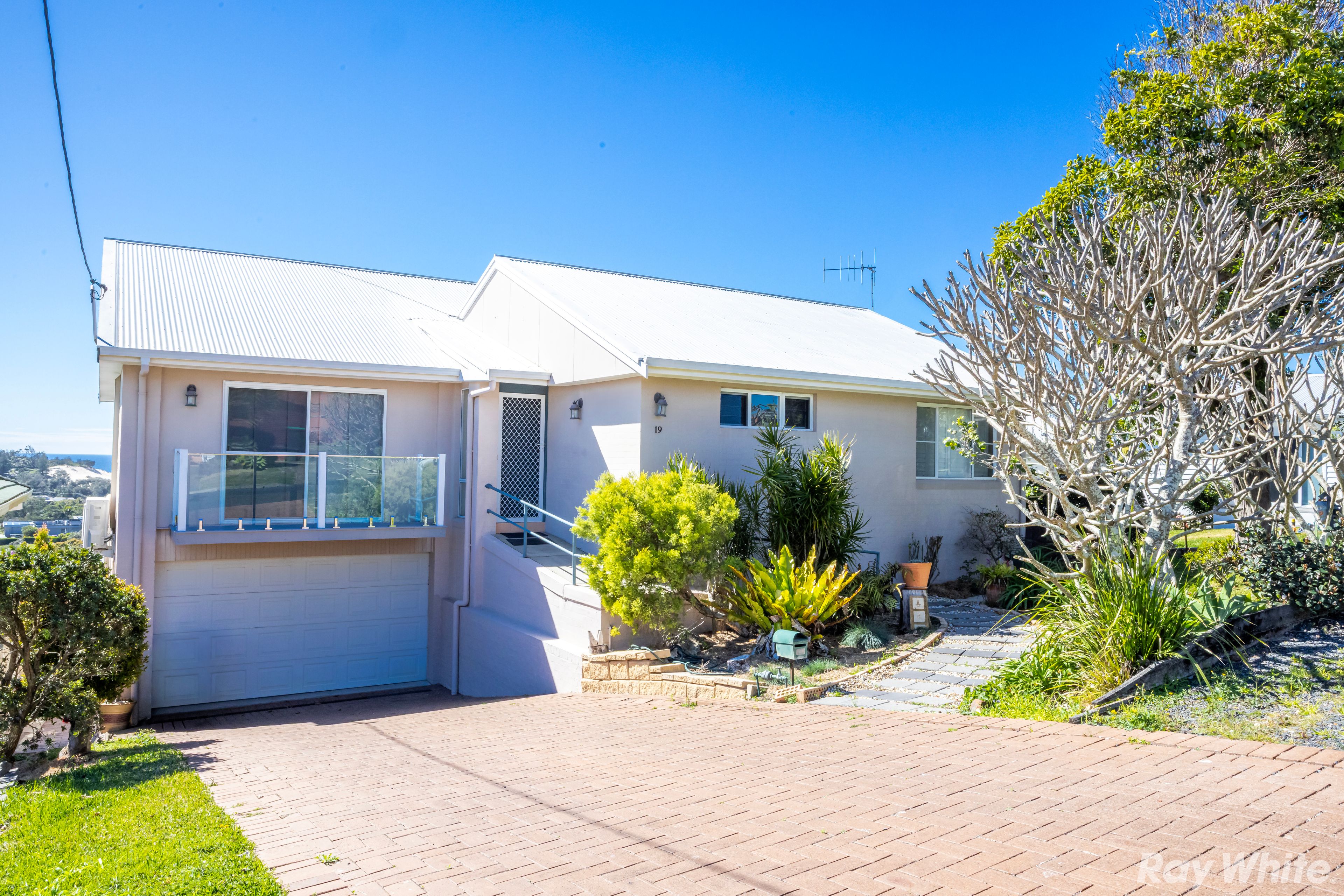 19 Churchill Road, Forster, NSW 2428