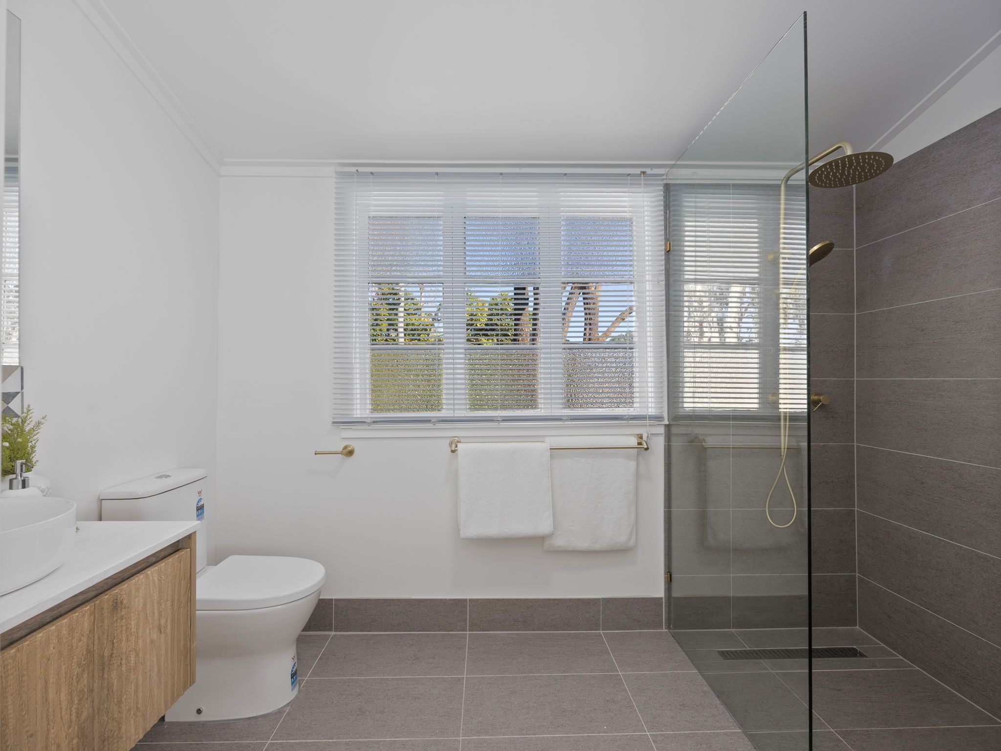 124 Thorn Street — photo 8 of 29
