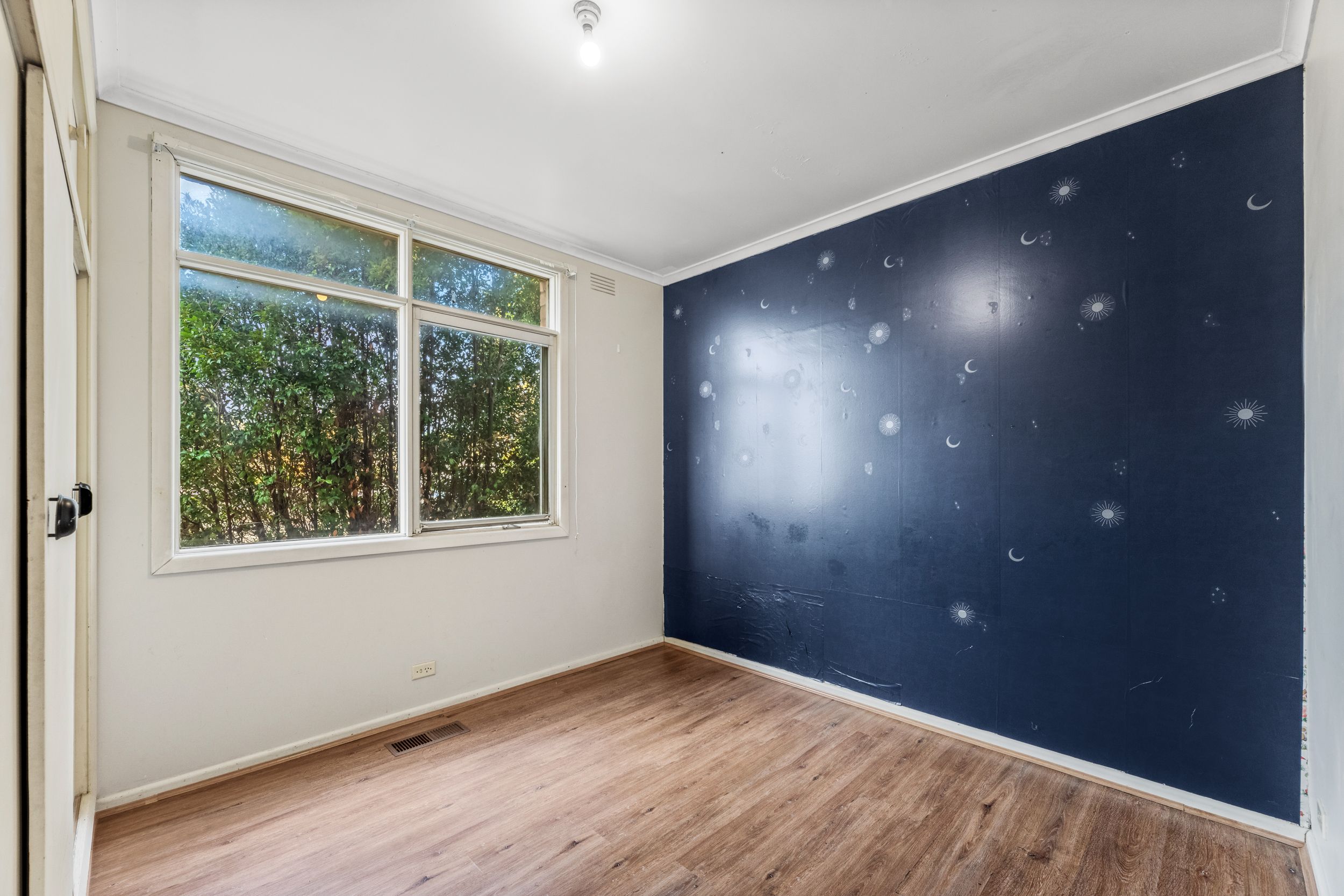 2 Earls Court — photo 9 of 14