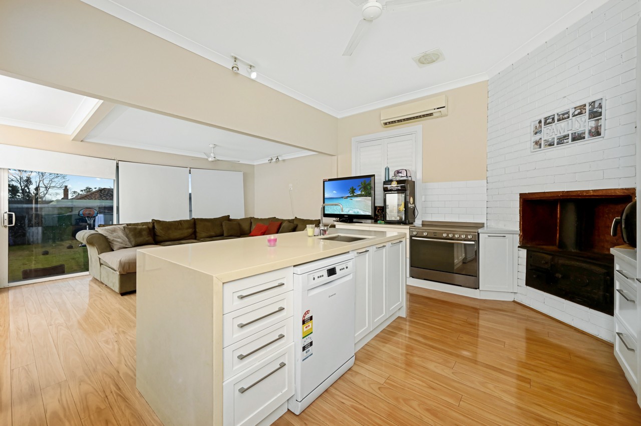 27 First Street, Booragul, NSW 2284