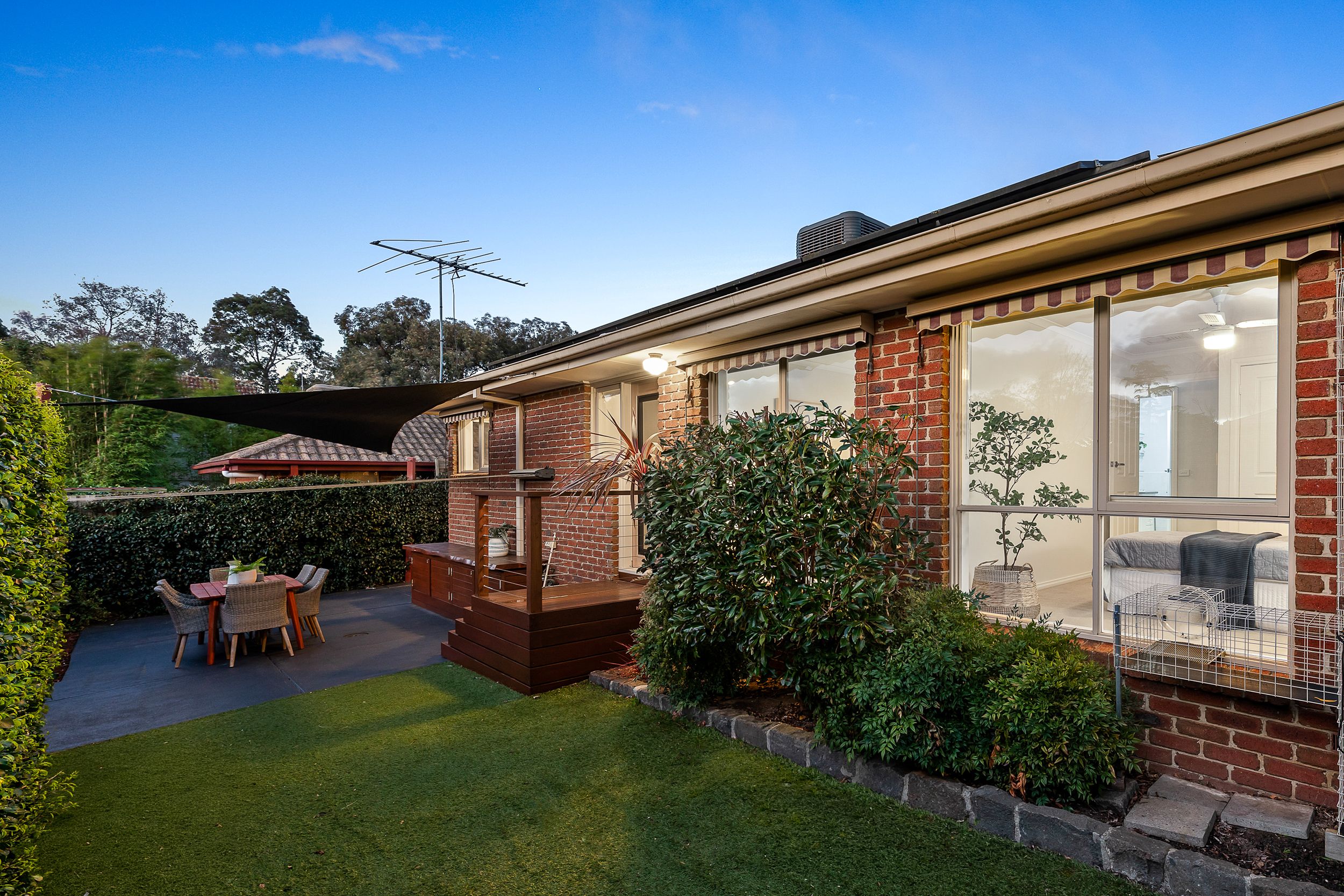 38 Branksome Grove — photo 13 of 21