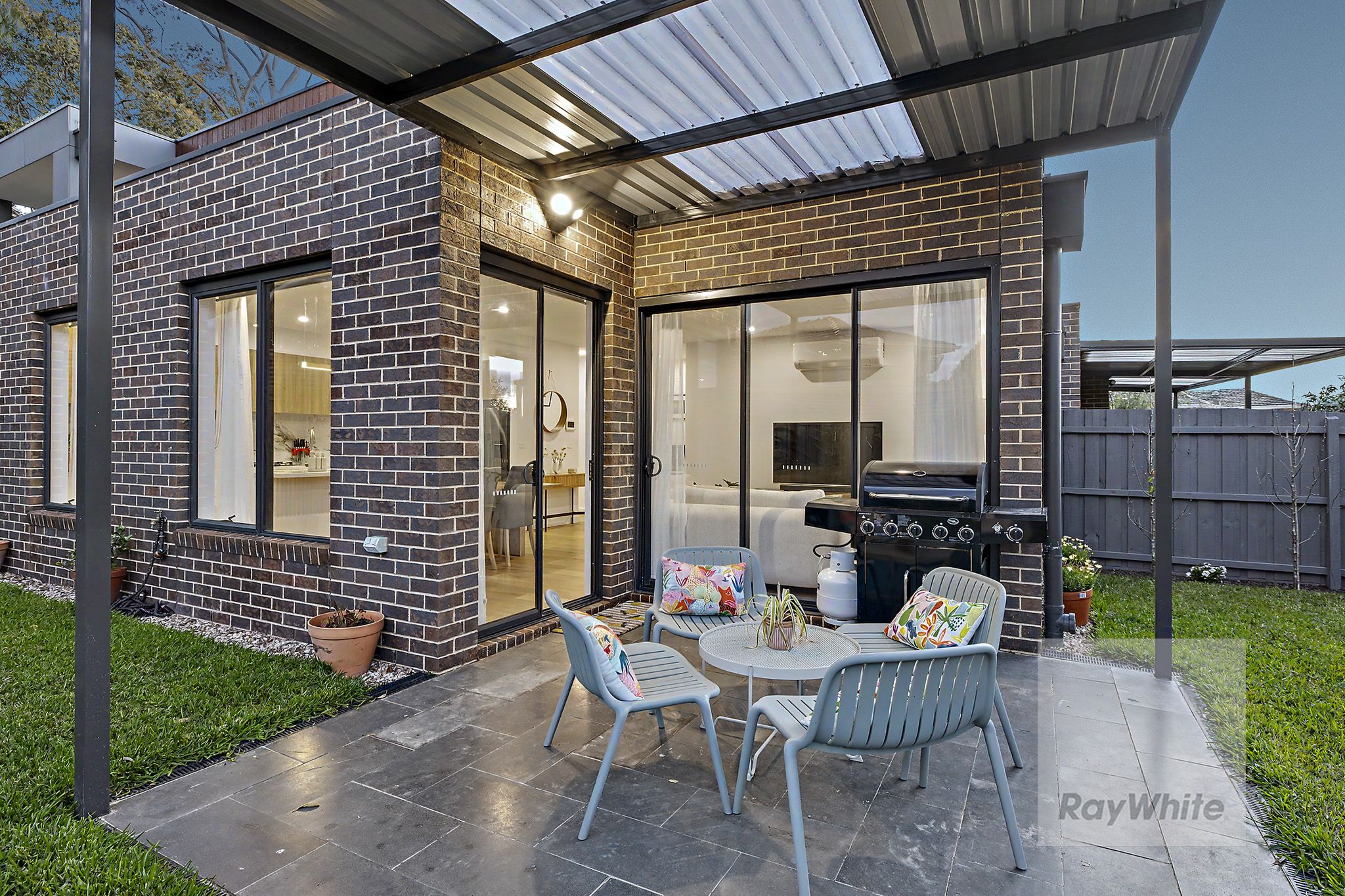 4/4 Berringa Court — photo 15 of 18