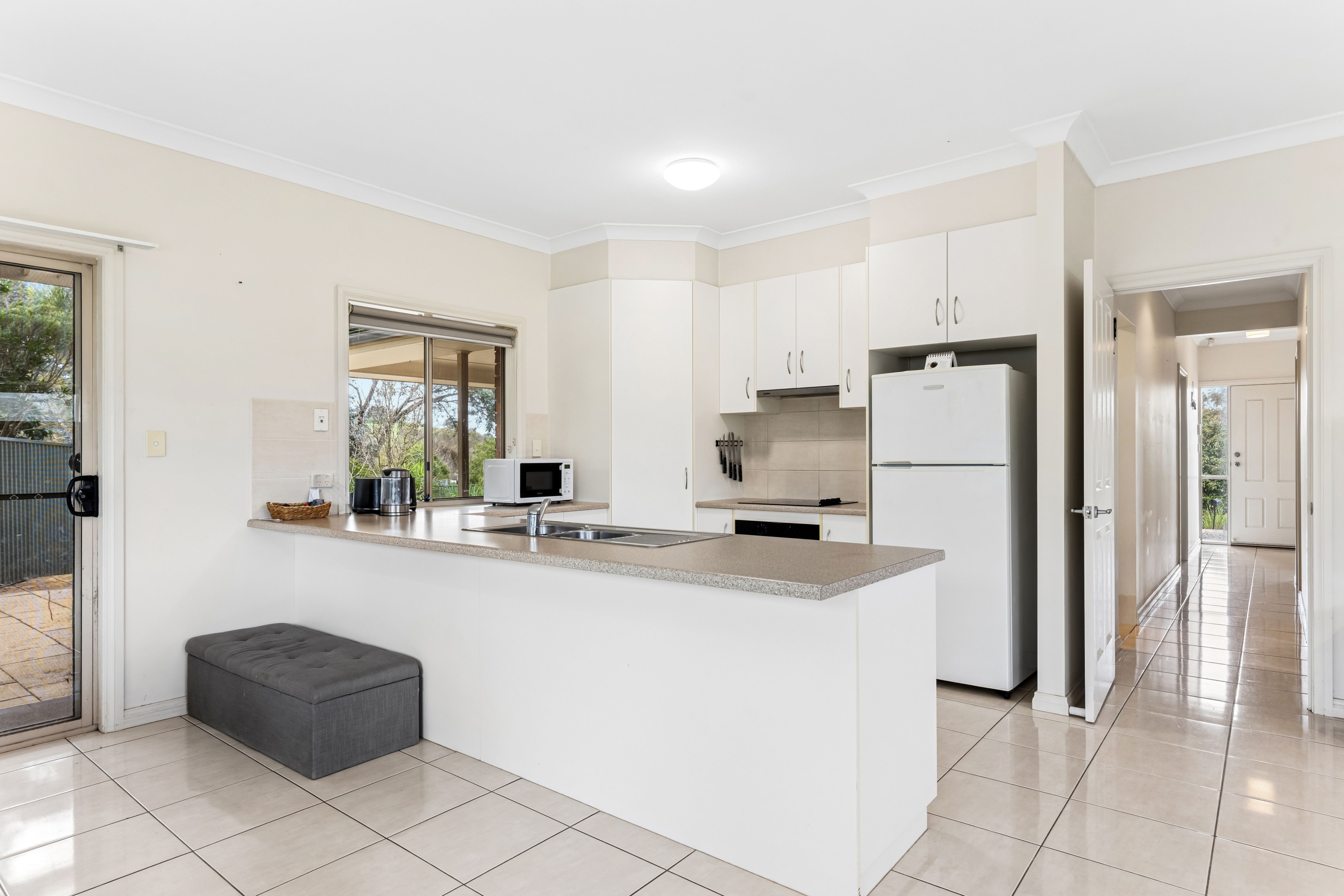 2/34 Haeusler Drive — photo 3 of 26