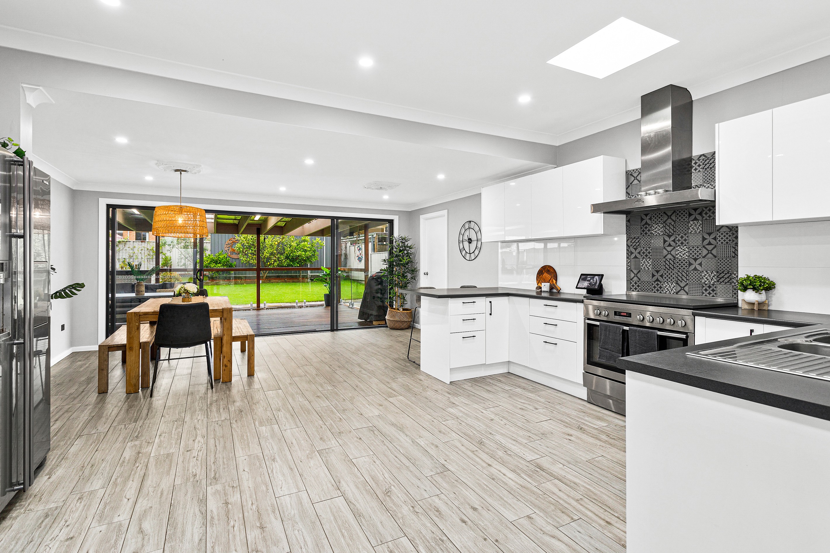 1 McGregor Avenue, Barrack Heights, NSW 2528