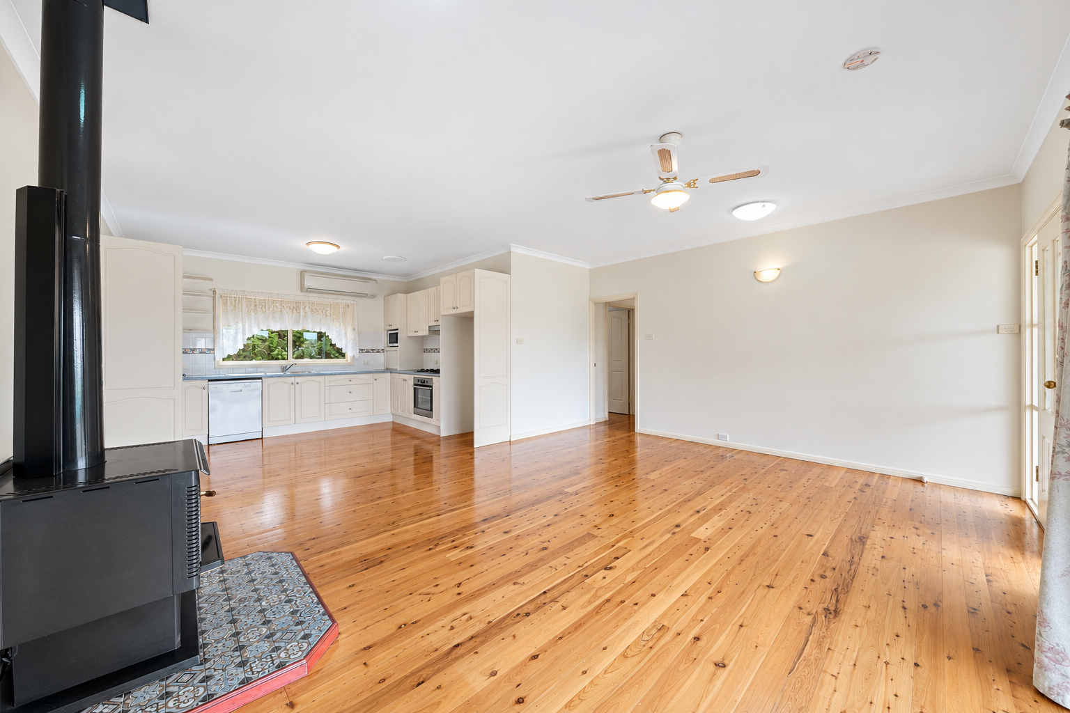 64 Lintott Lane — photo 5 of 22