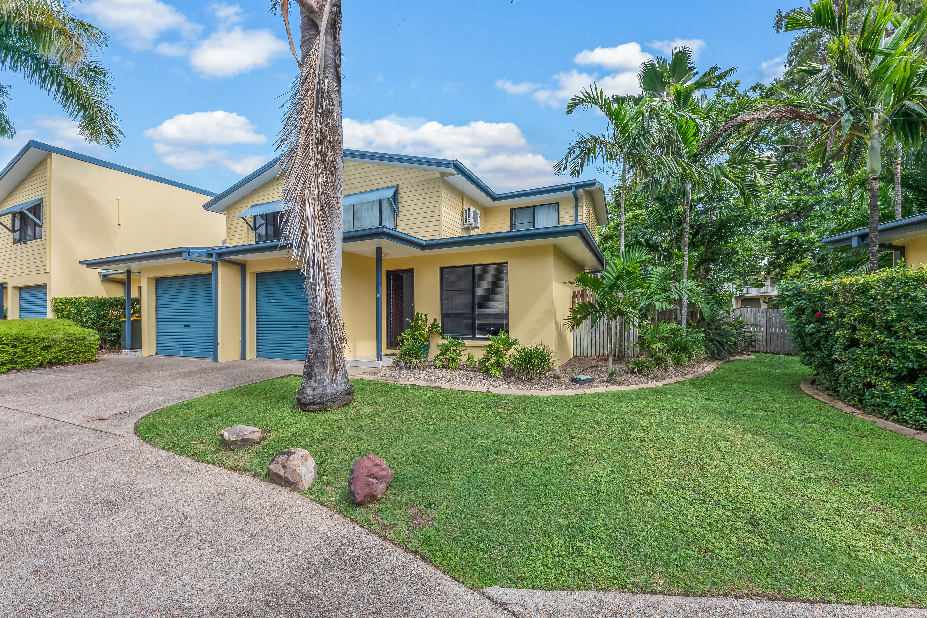 9/16 Beach Road, Cannonvale, QLD 4802 Sold Unit Ray White Whitsunday