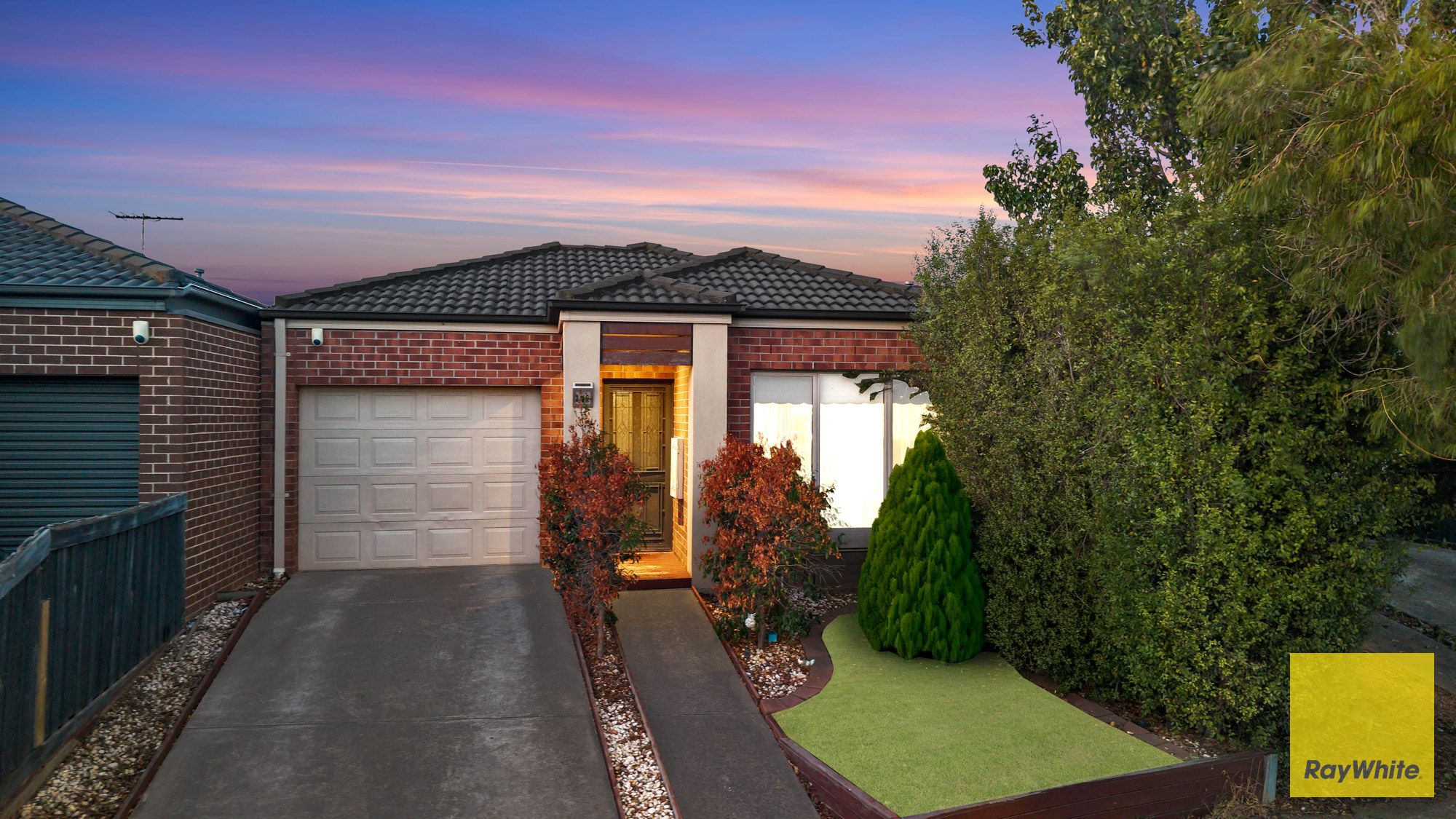 2/40 Bridlepath Drive, Truganina, VIC 3029