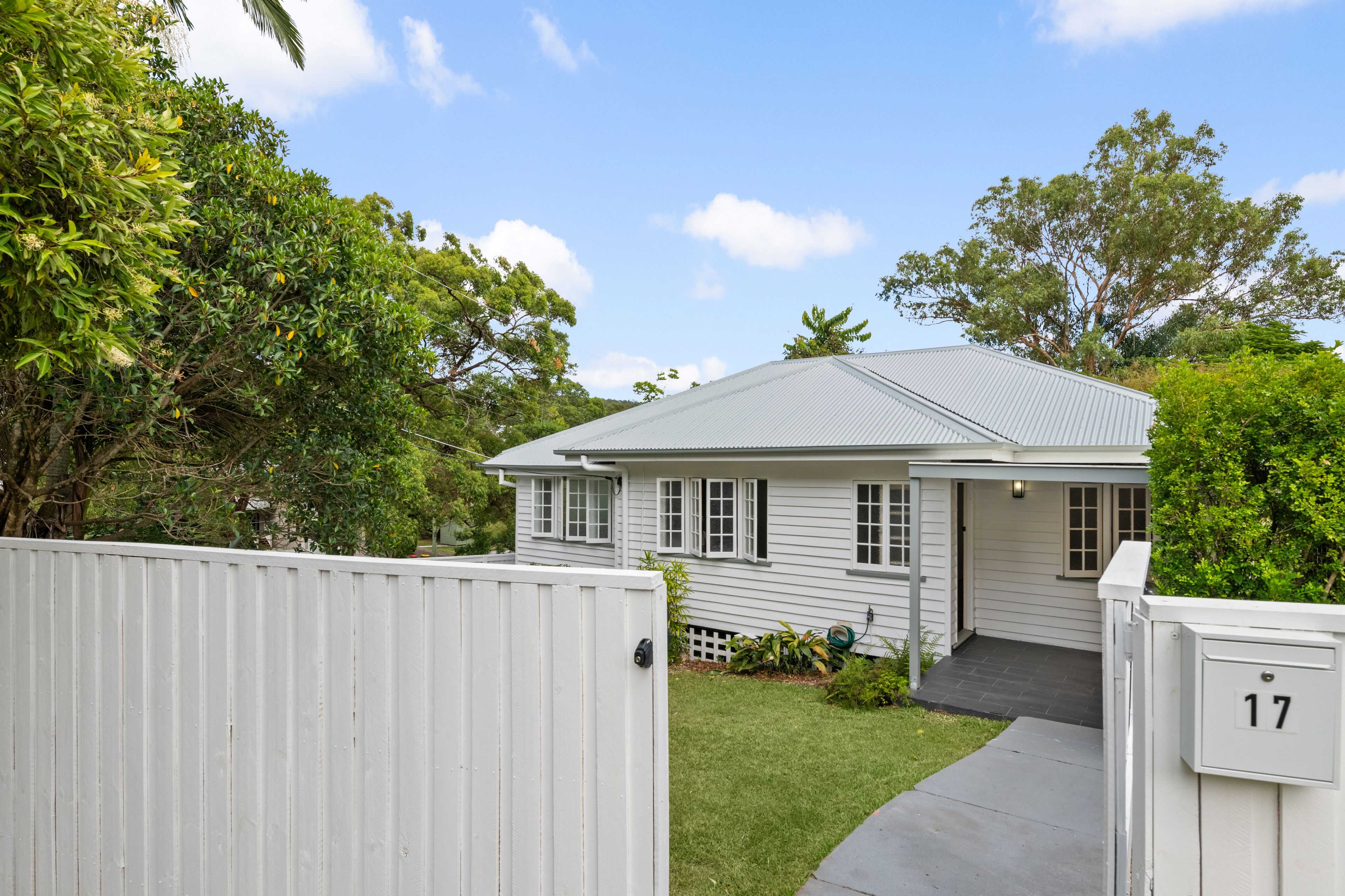 17 Nestor Avenue, Bardon QLD 4065