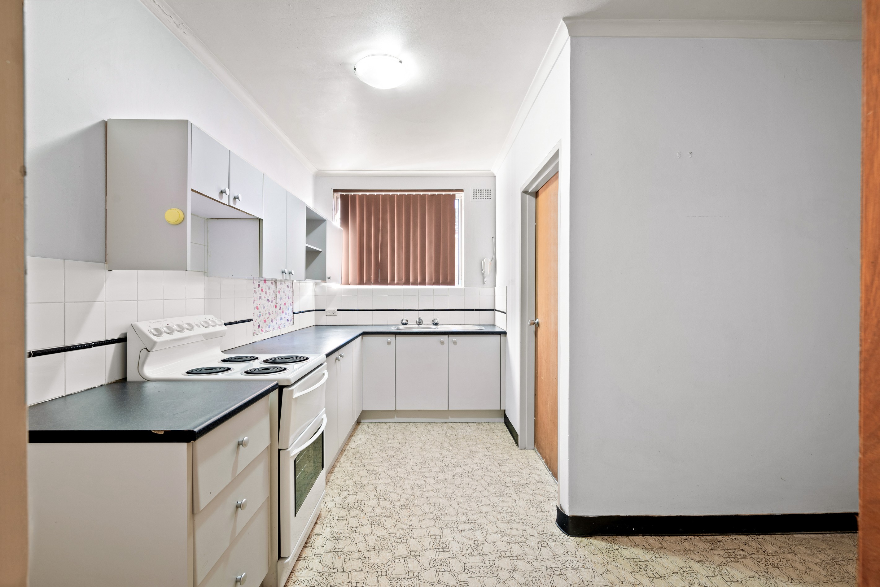 8/9 Reddall Street, Campbelltown, NSW 2560