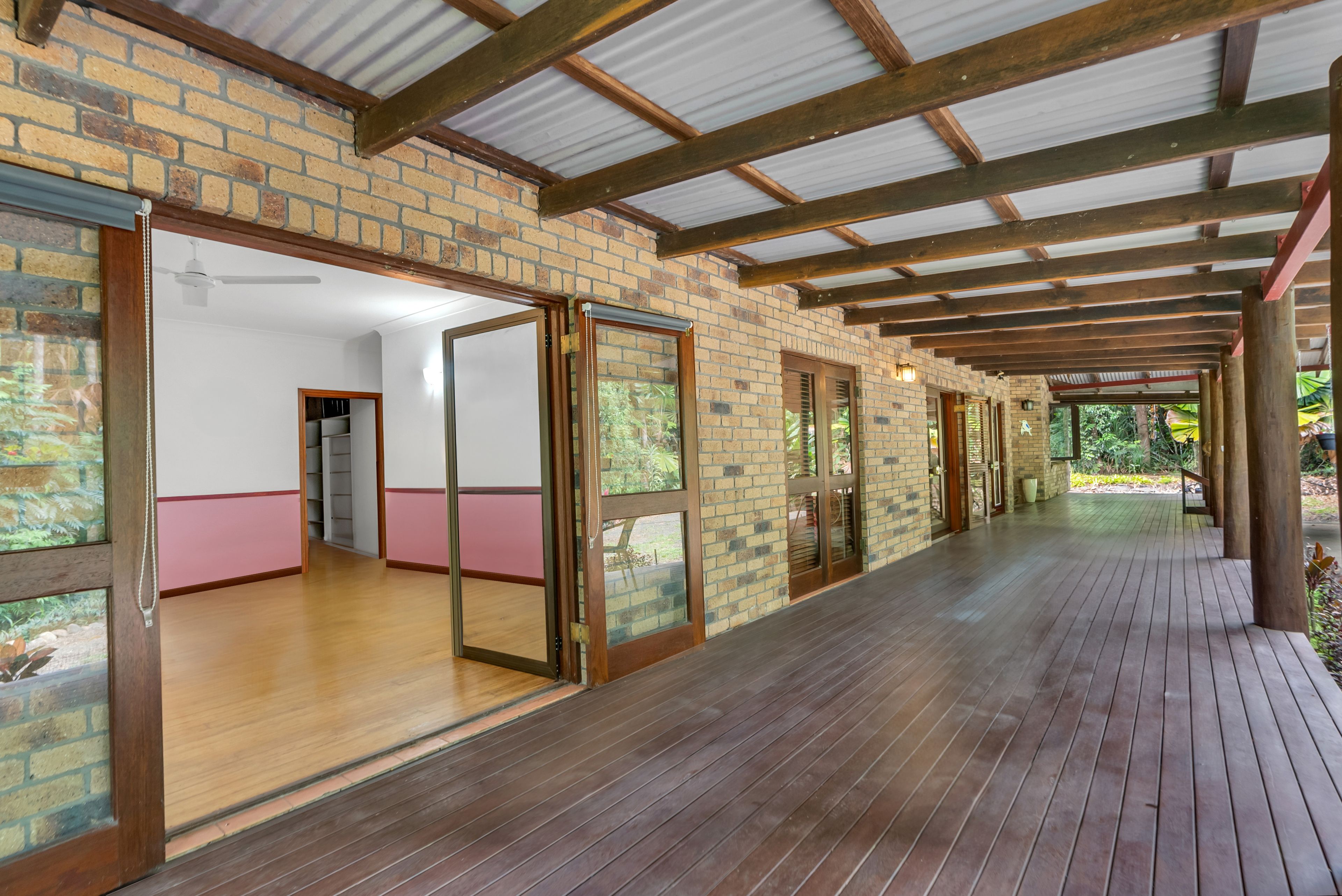 27 Gregory Terrace — photo 9 of 21