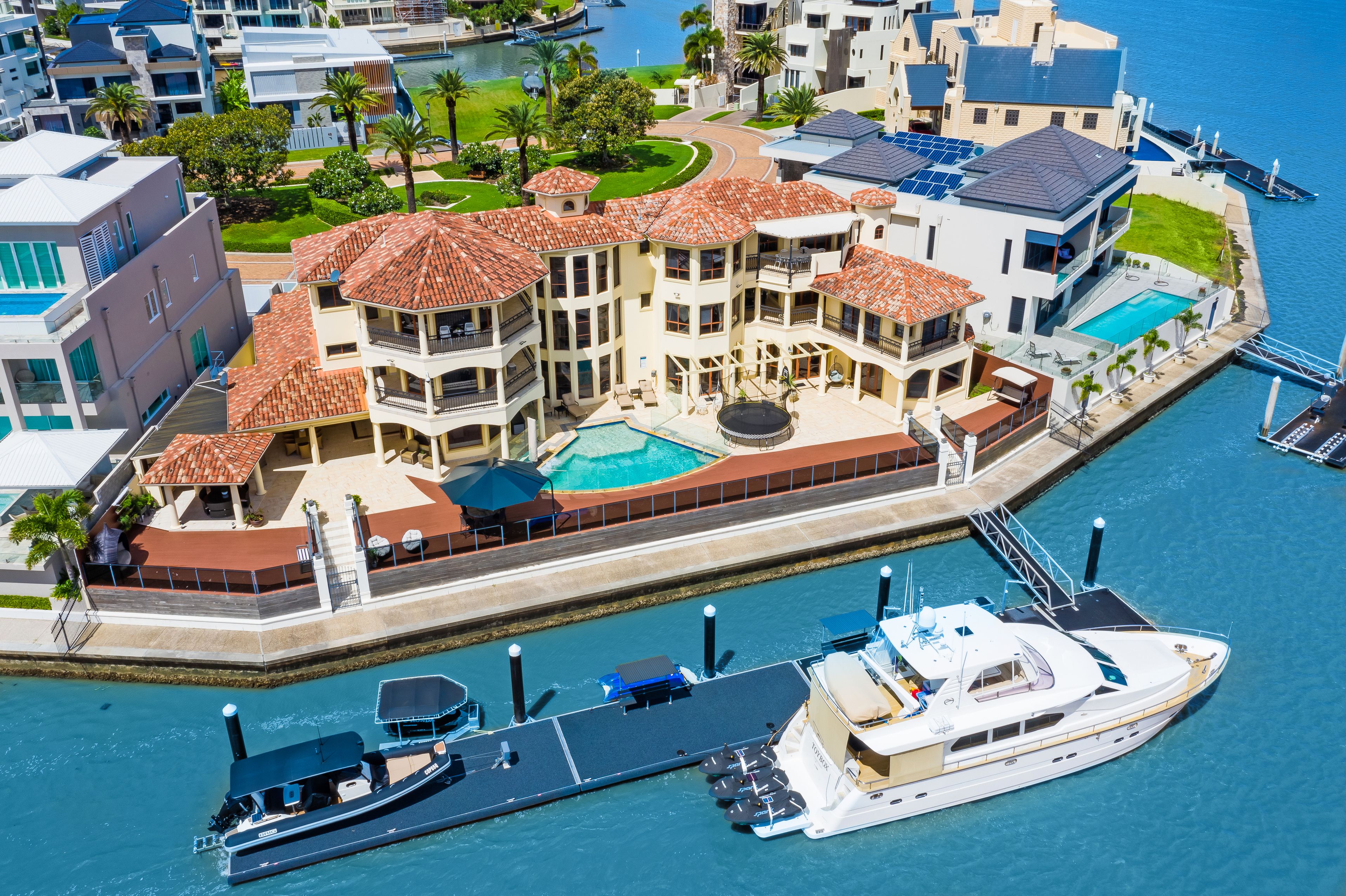 47-49 Knightsbridge Parade West, Sovereign Islands QLD 4216