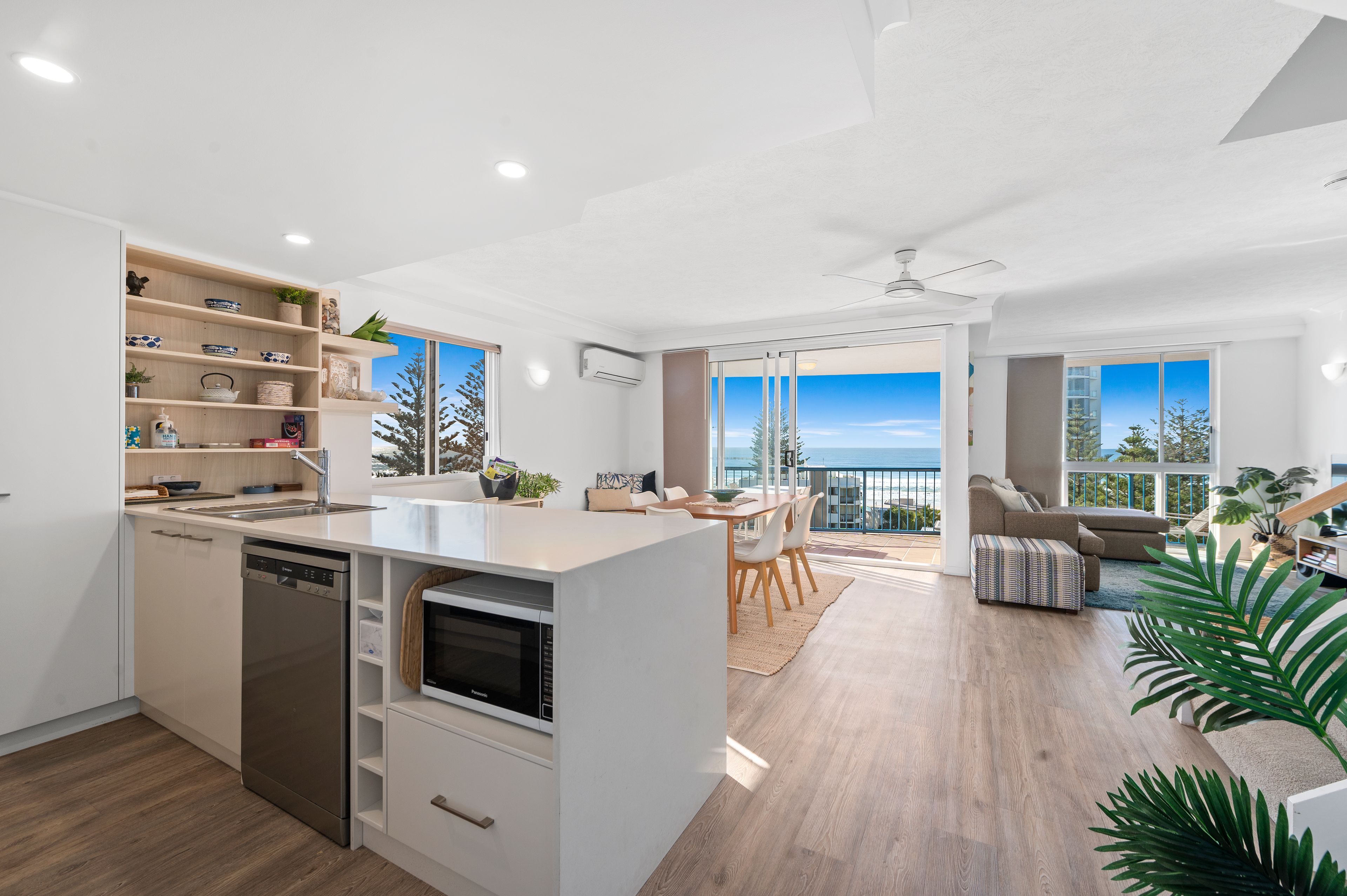 28/93 Old Burleigh Road, Broadbeach, QLD 4218