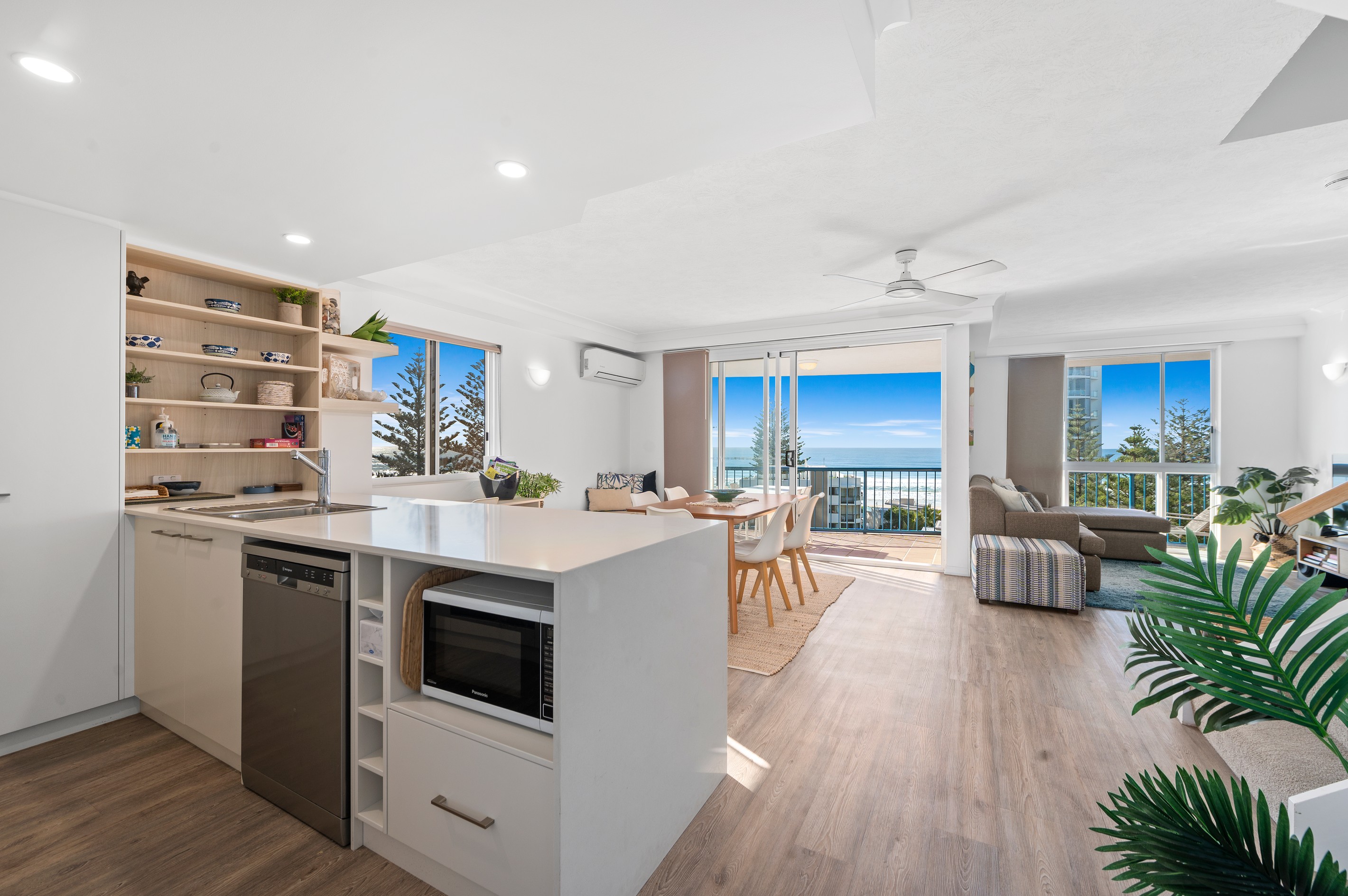28/93 Old Burleigh Road, Broadbeach, QLD 4218