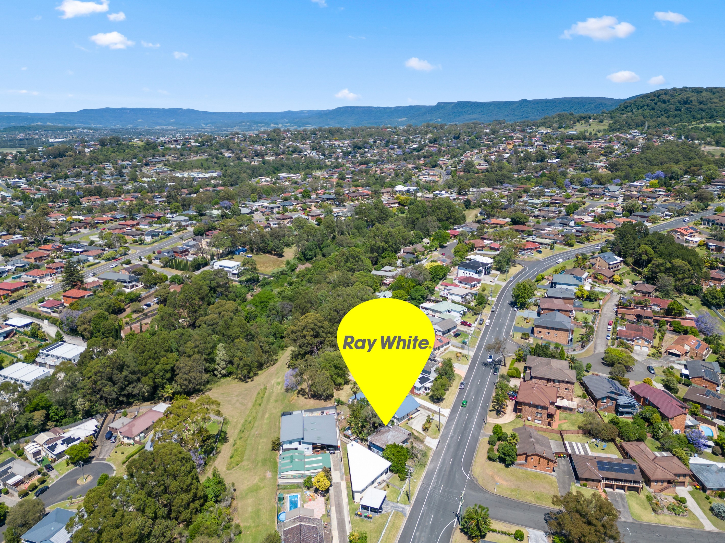 17 Staff Road, Unanderra, NSW 2526