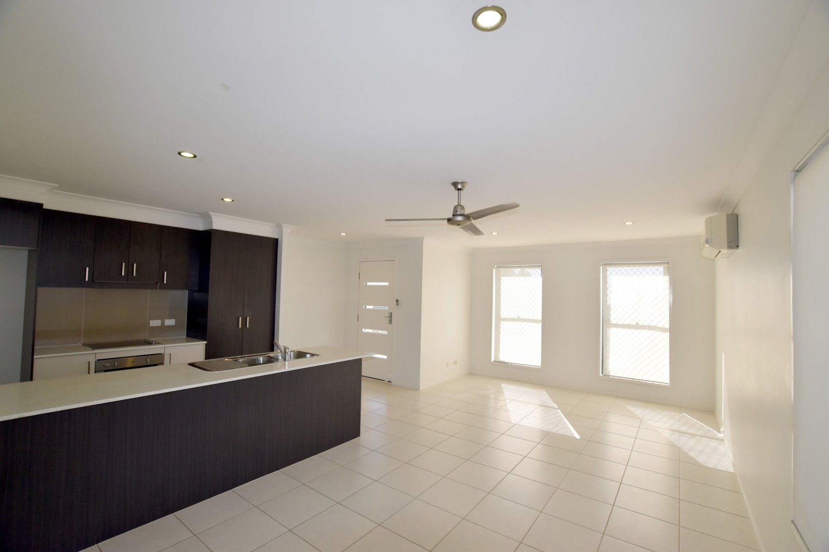 2/15 KEELING Court, New Auckland, QLD 4680