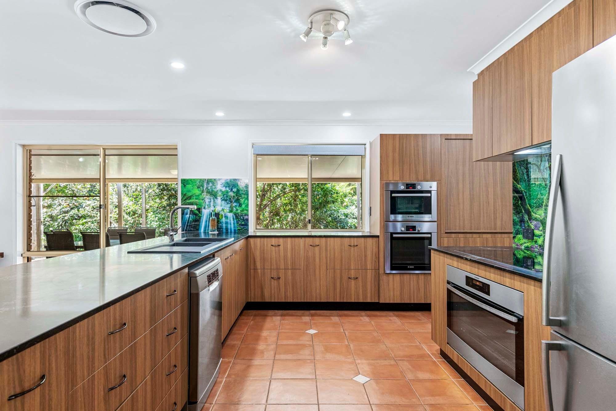 1 Telopia Court, Cashmere, QLD 4500