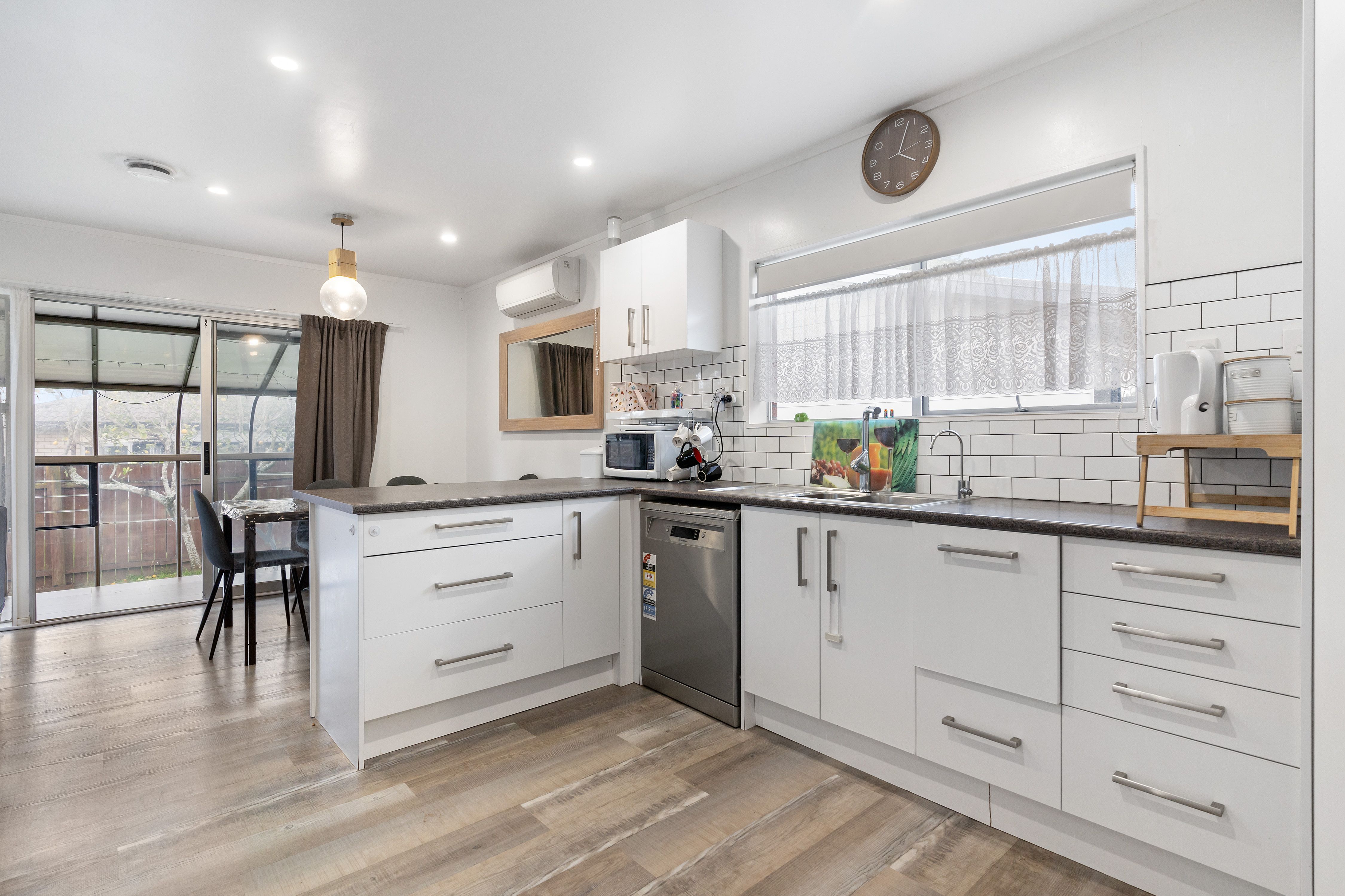 2/17 Poinsettia Place, Henderson, Waitakere City