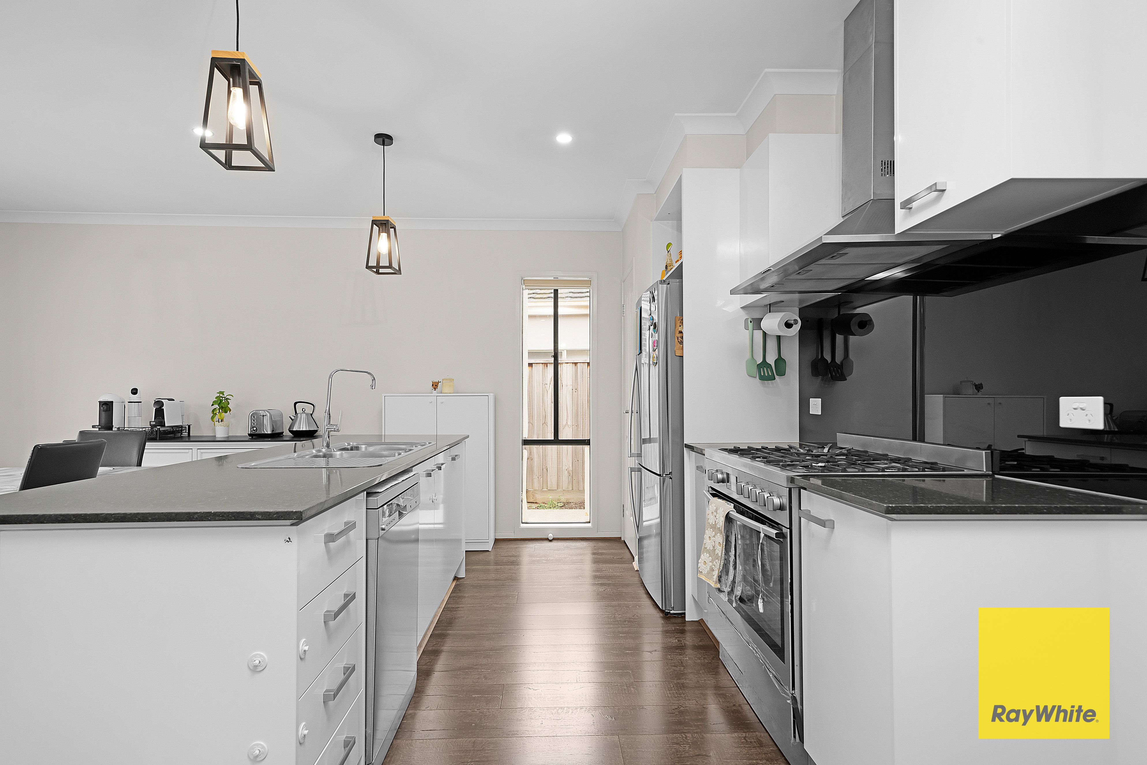 28 Yates Avenue — photo 5 of 20