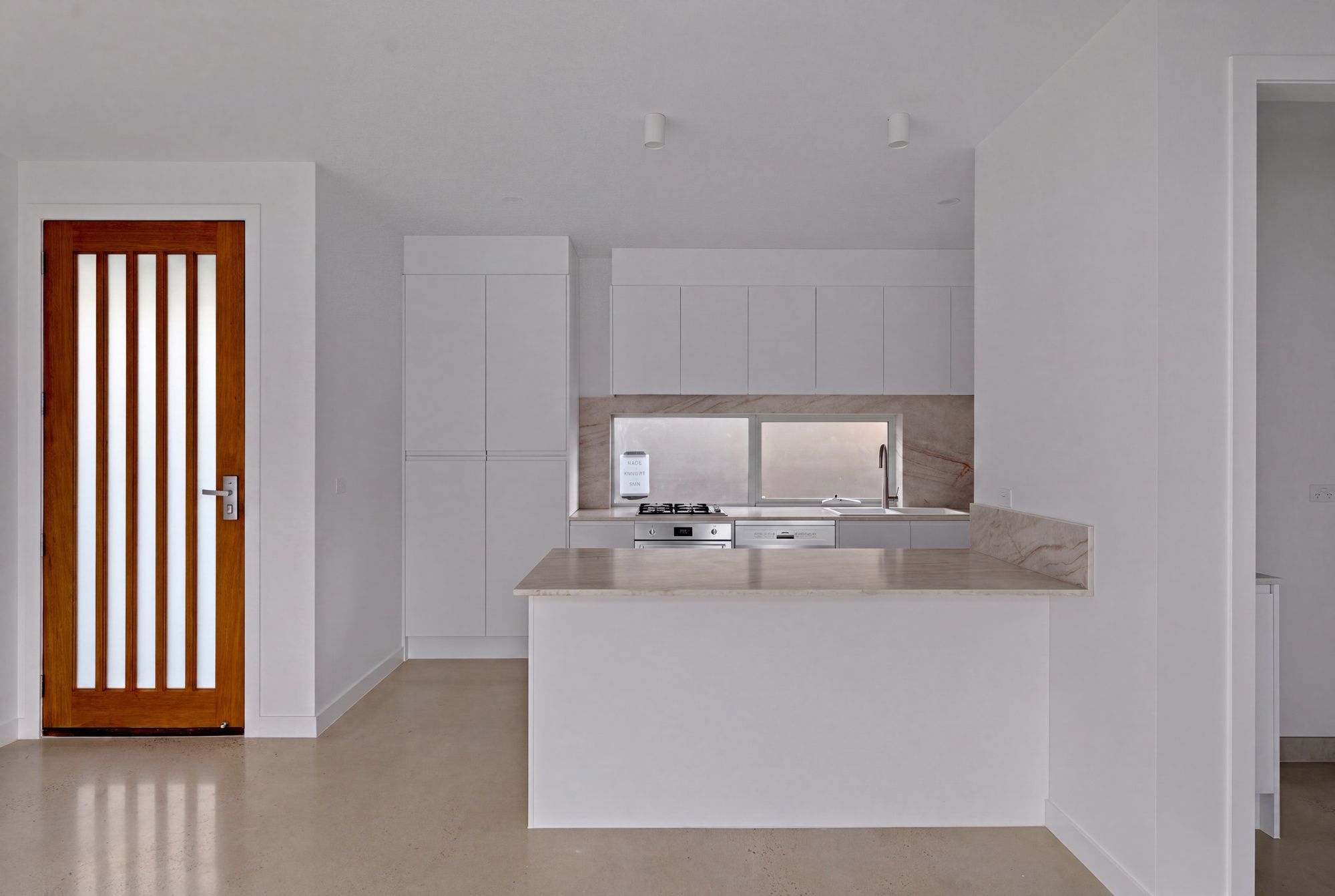 2/53 Misten Avenue — photo 4 of 9