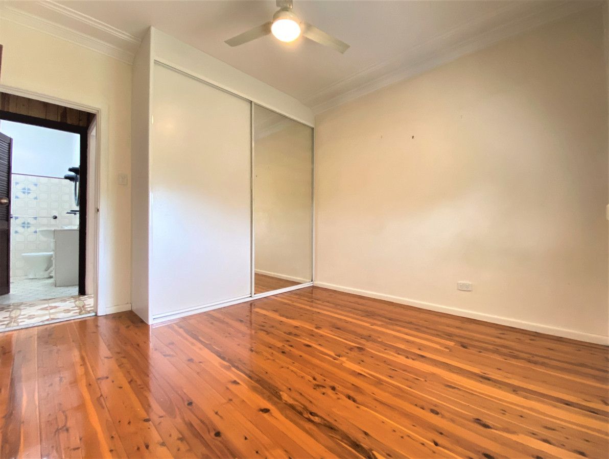 20 Waratah Street — photo 7 of 16