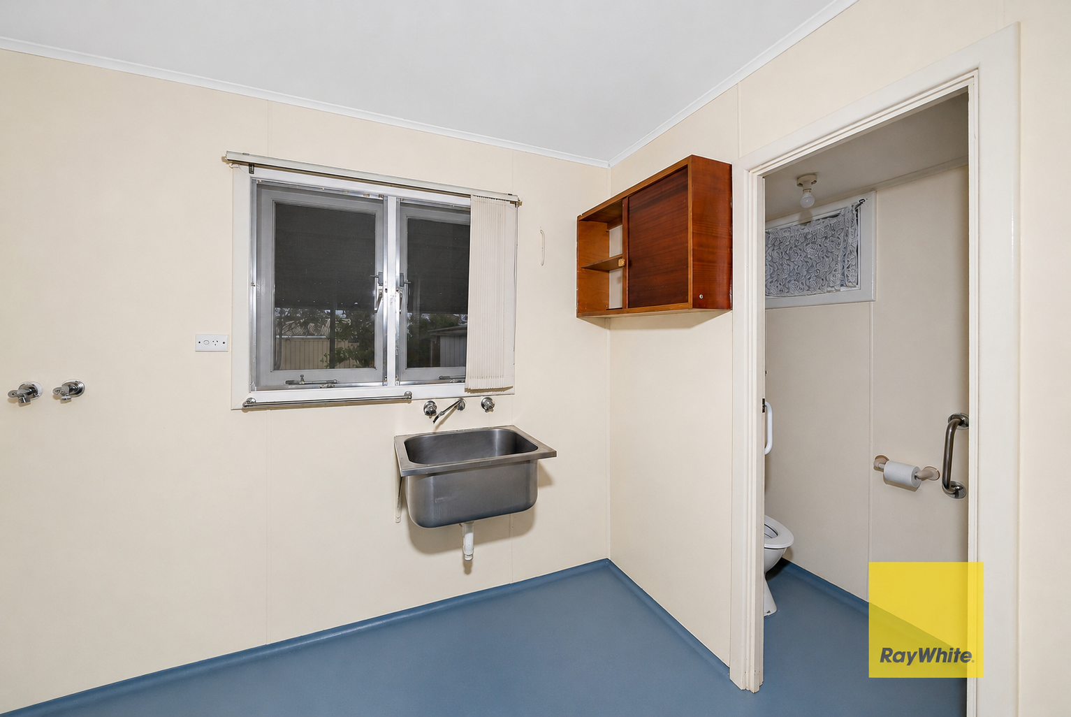 30 Golders Way — photo 10 of 20